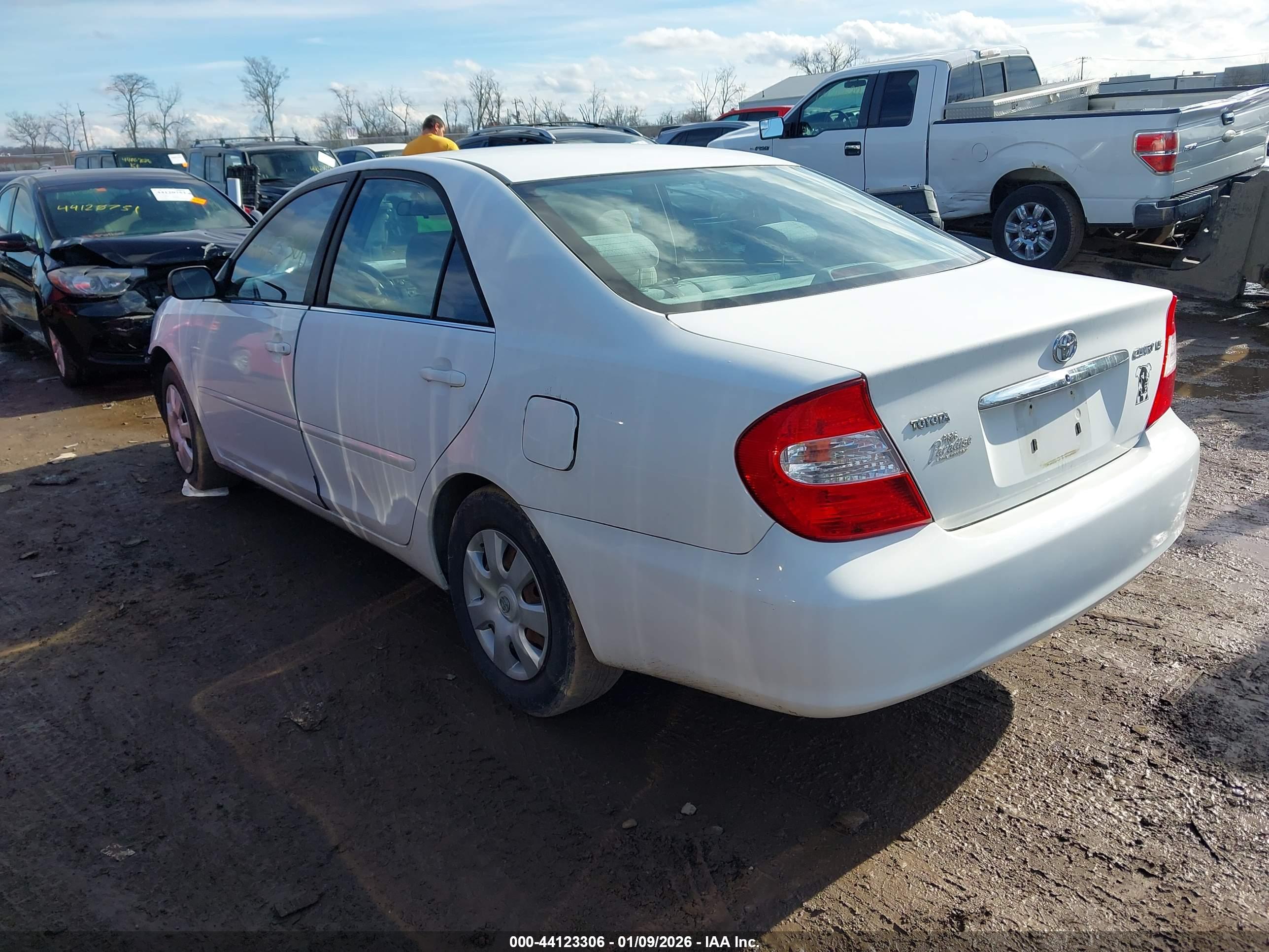 TOYOTA CAMRY image 3