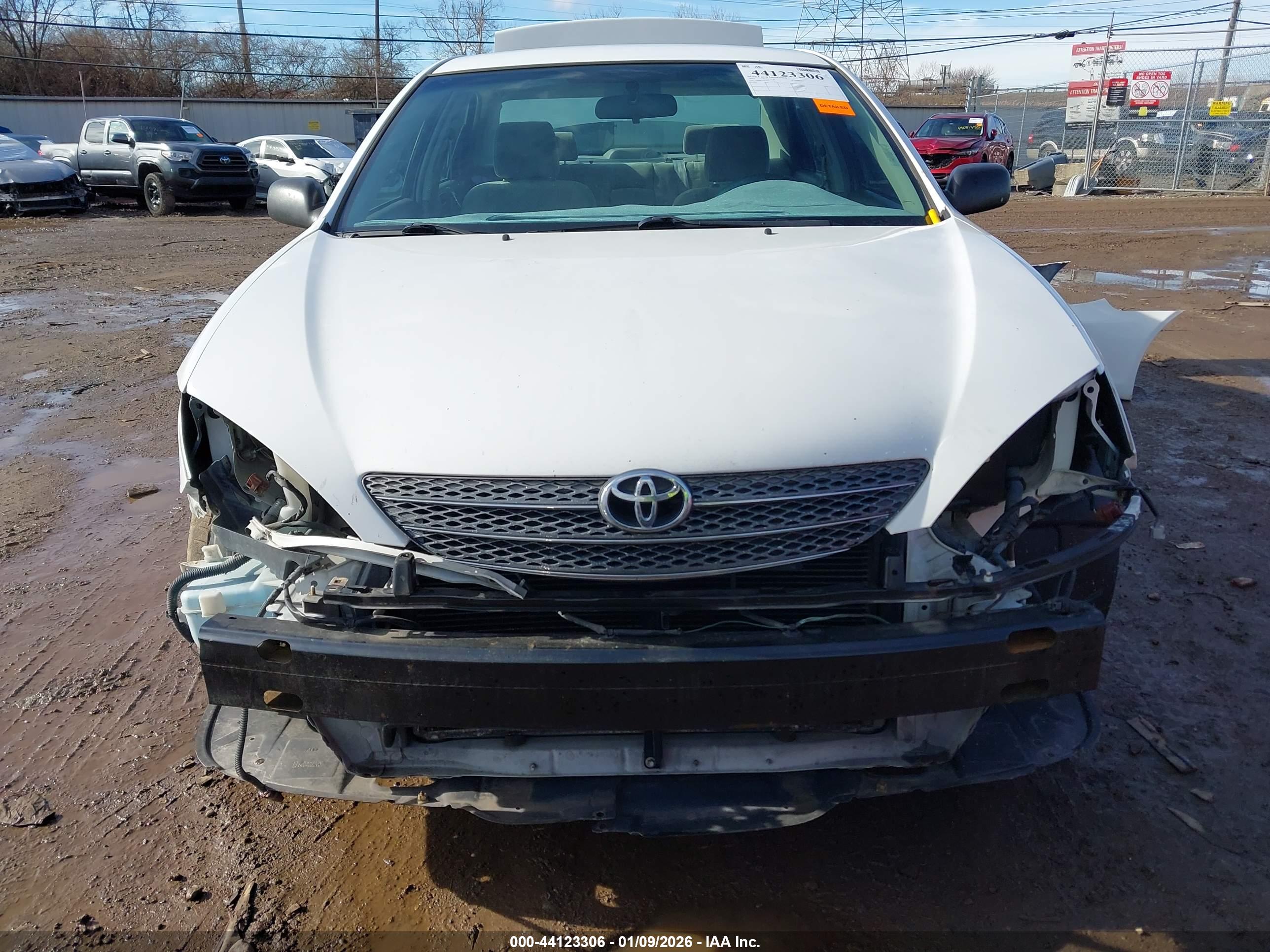 TOYOTA CAMRY image 6