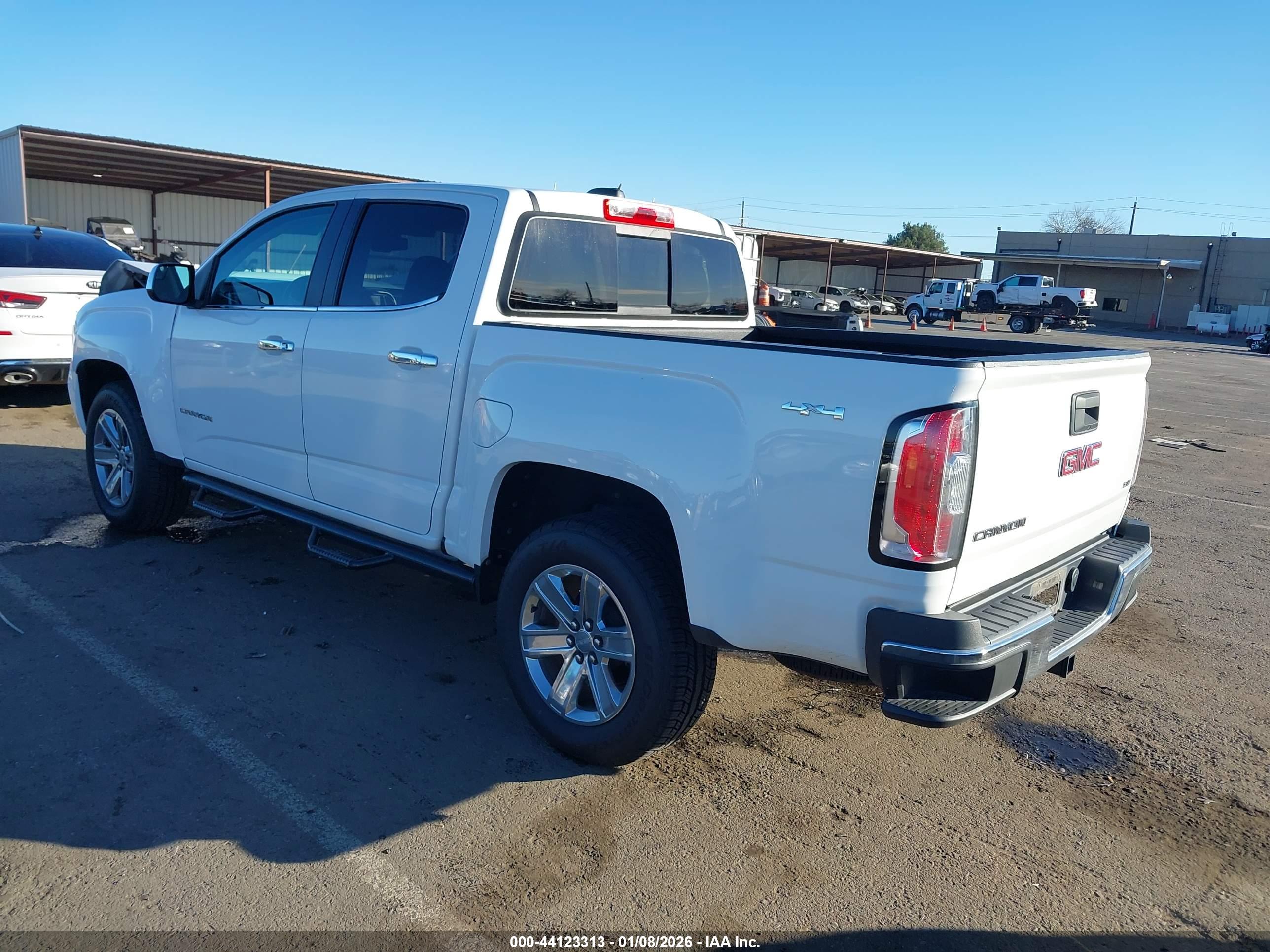 GMC CANYON image 3