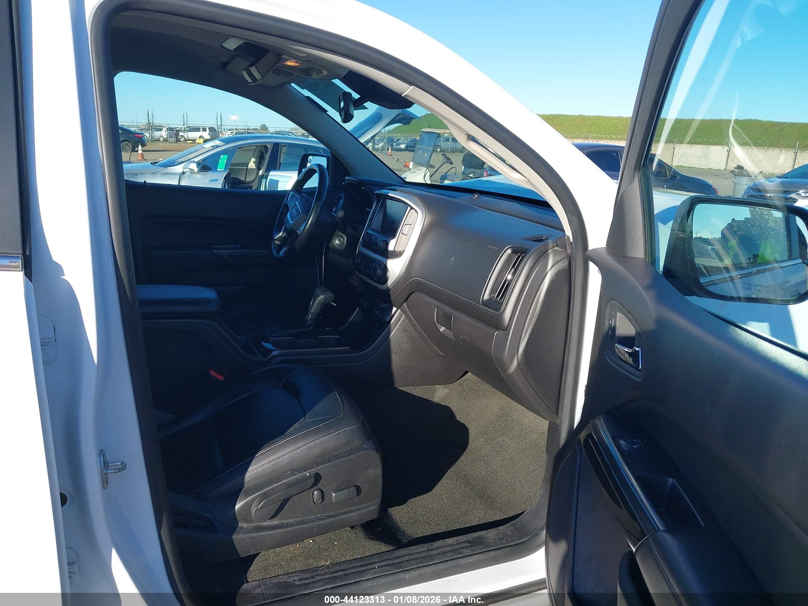 GMC CANYON image 5