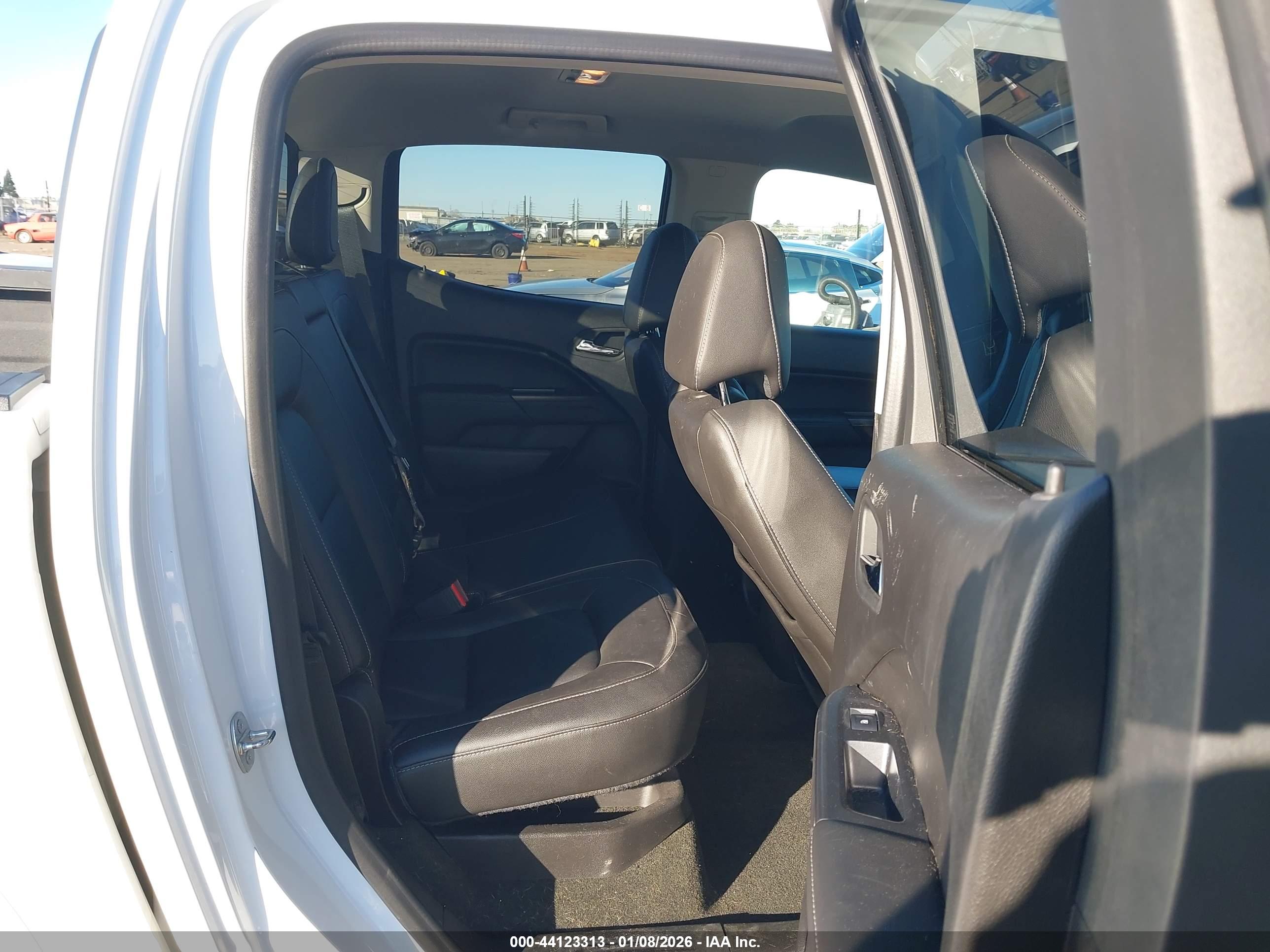 GMC CANYON image 8