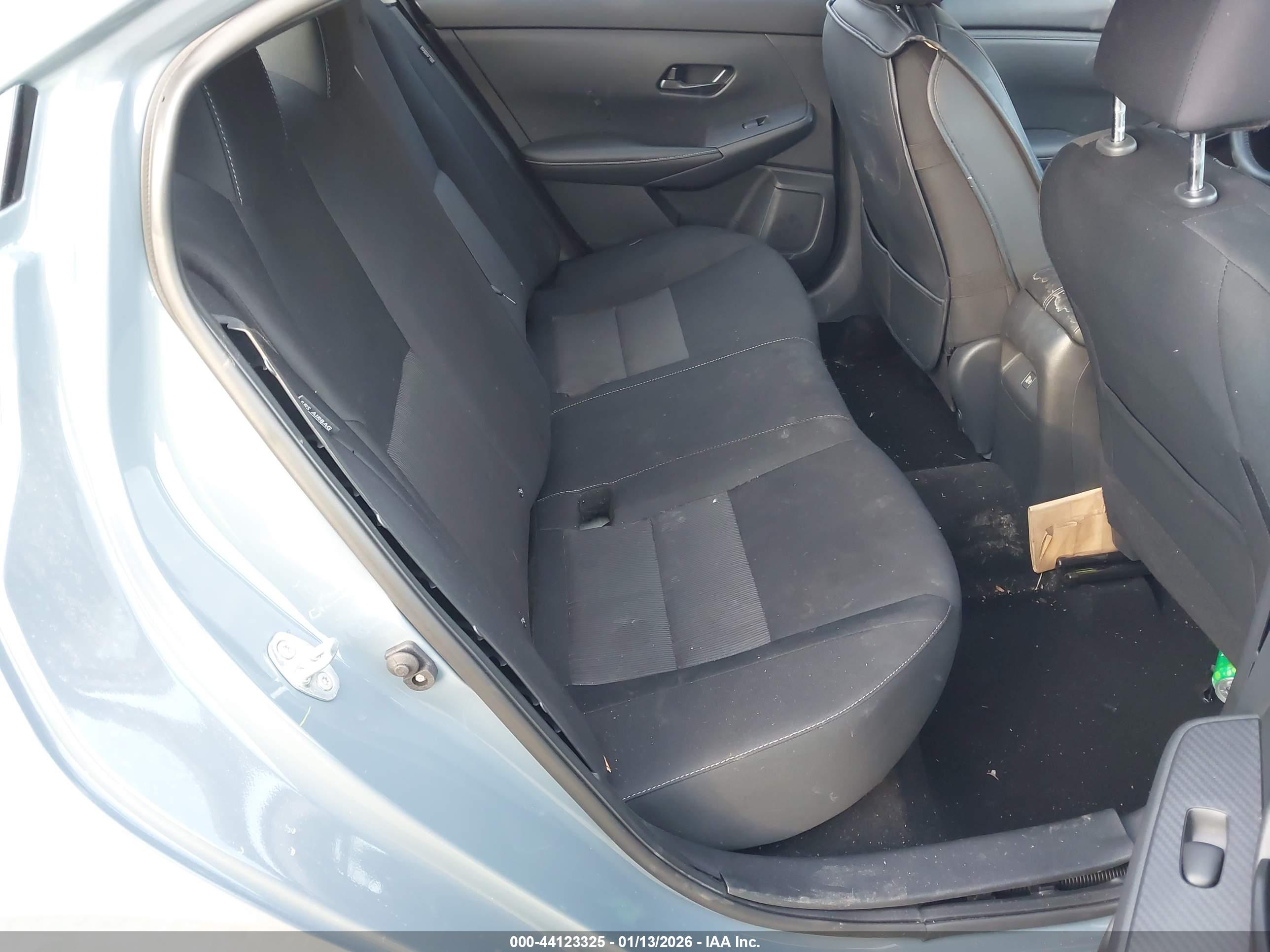 NISSAN SENTRA image 8