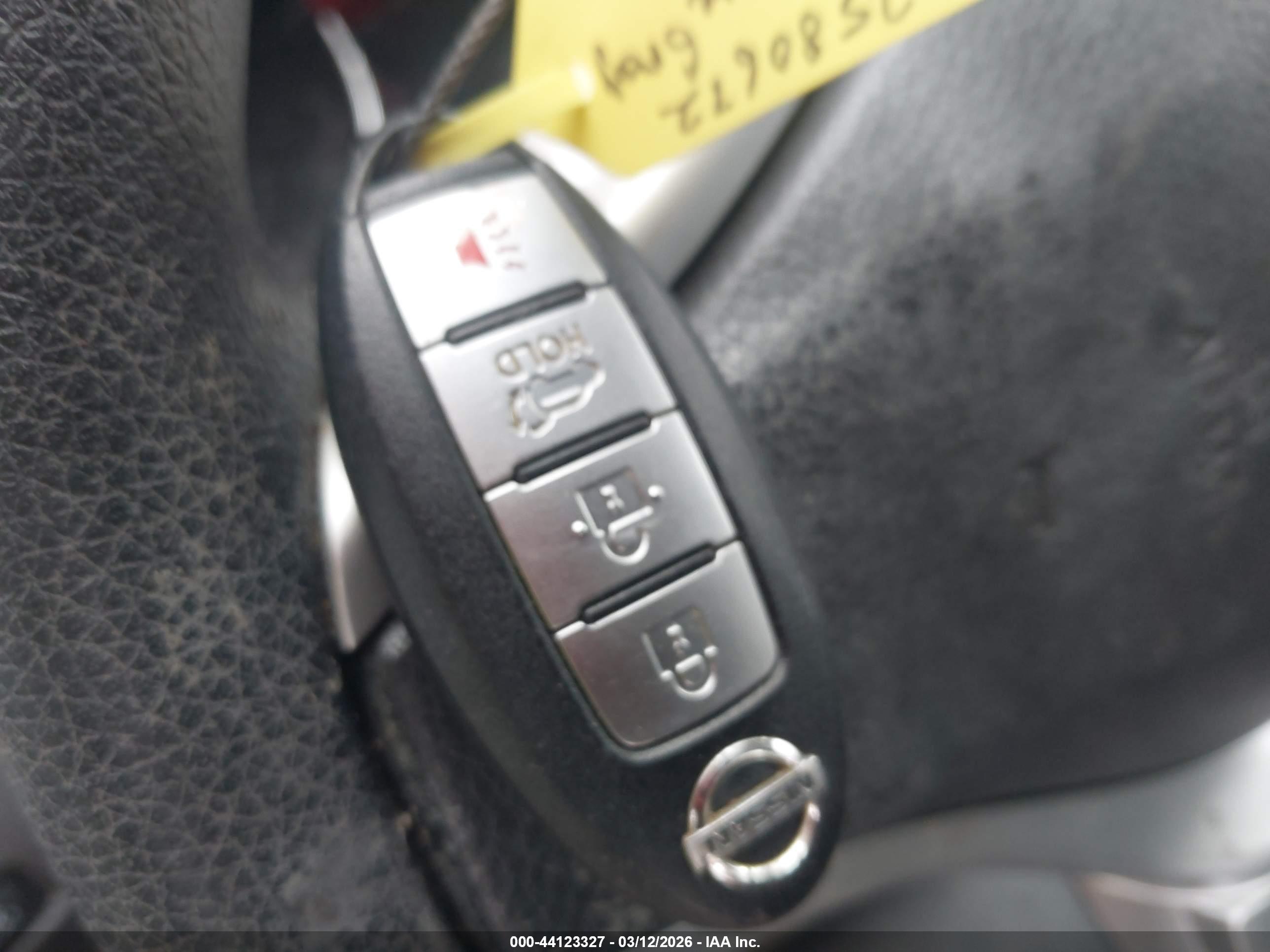 NISSAN ROGUE image 11