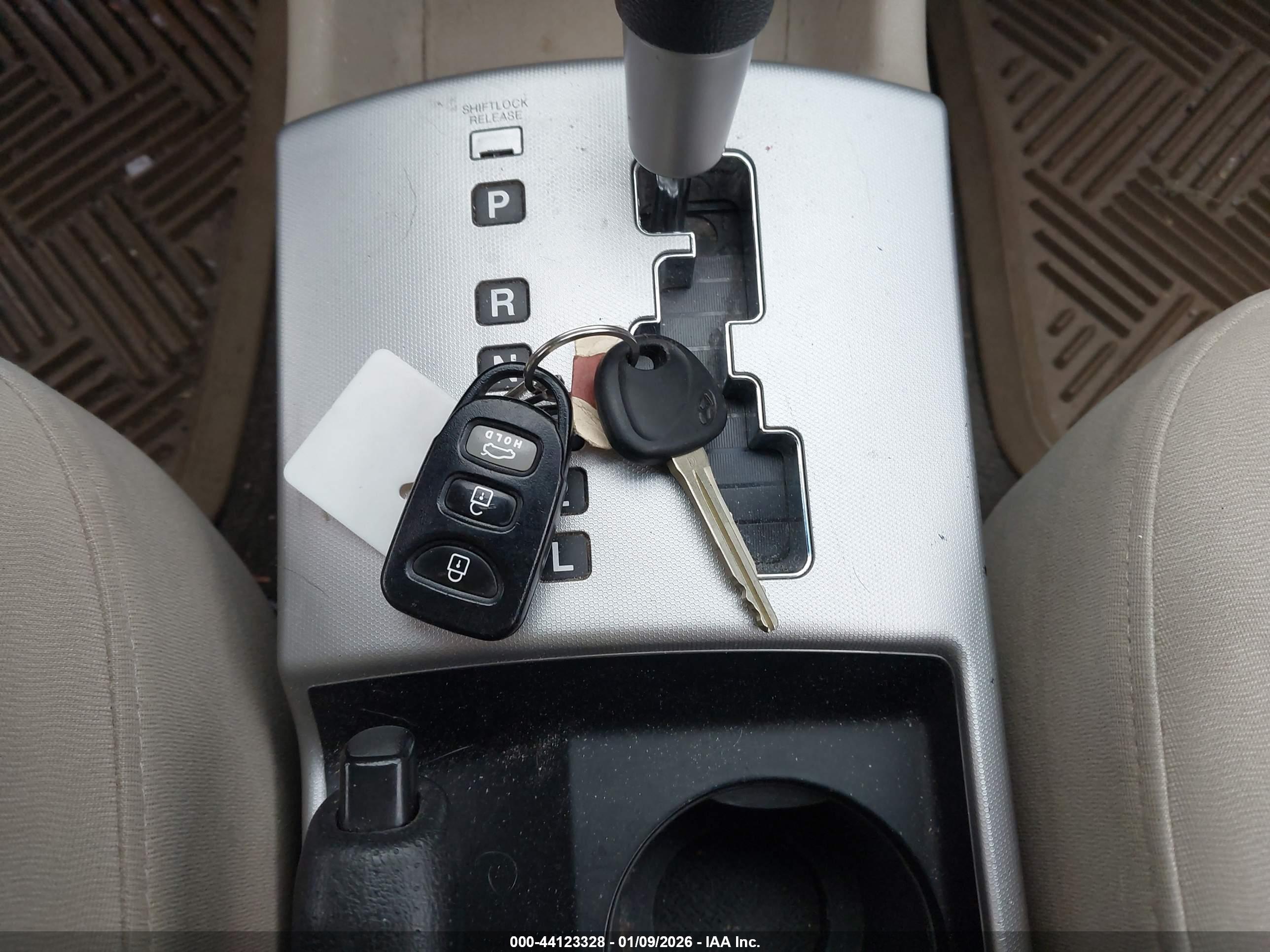 HYUNDAI ELANTRA image 11