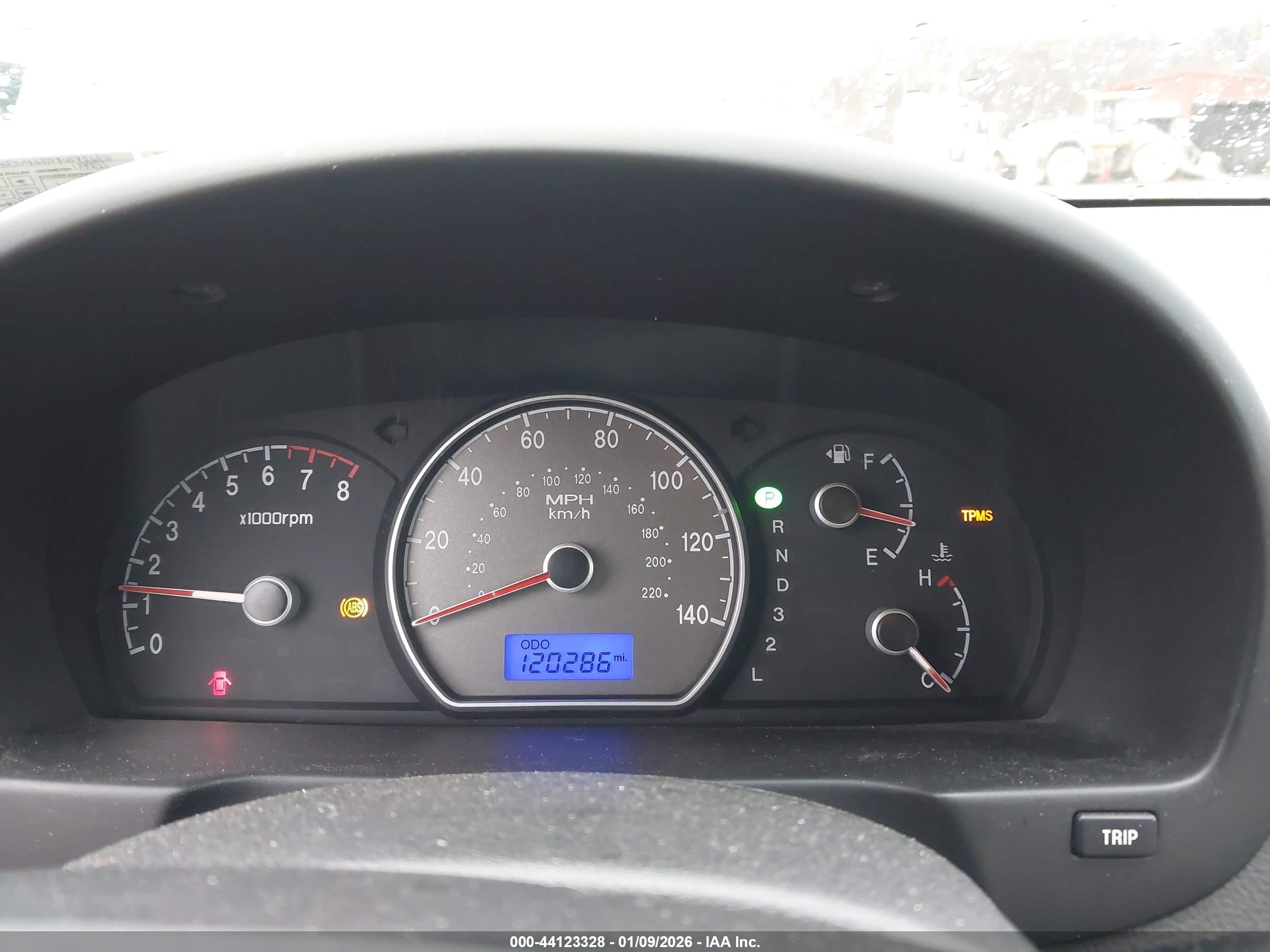 HYUNDAI ELANTRA image 7