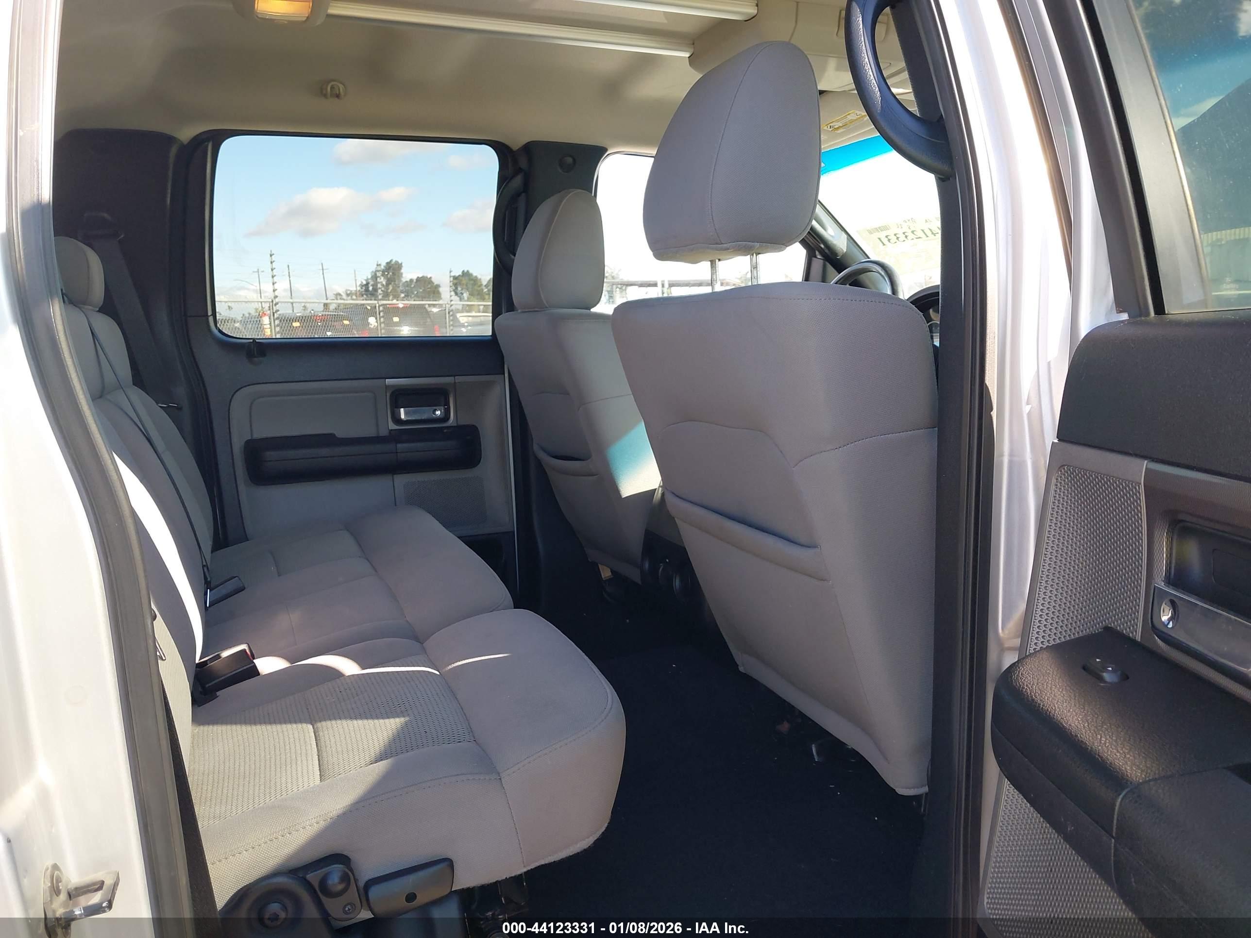 FORD F-150 image 8