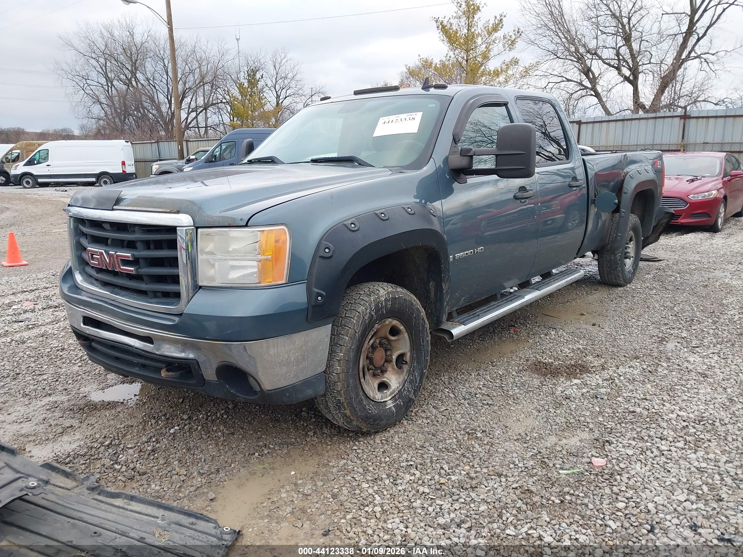 GMC SIERRA image 2