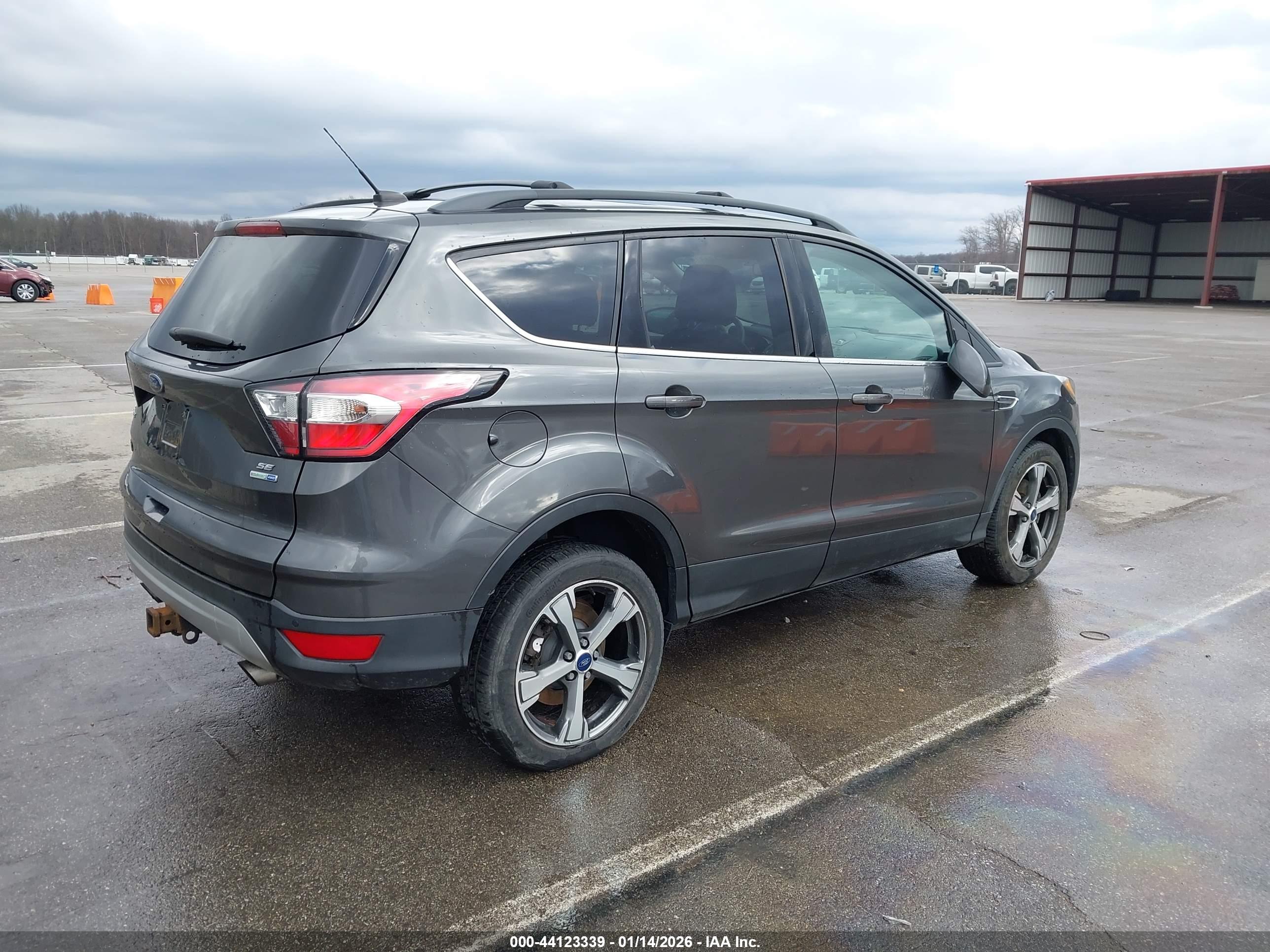 FORD ESCAPE image 4