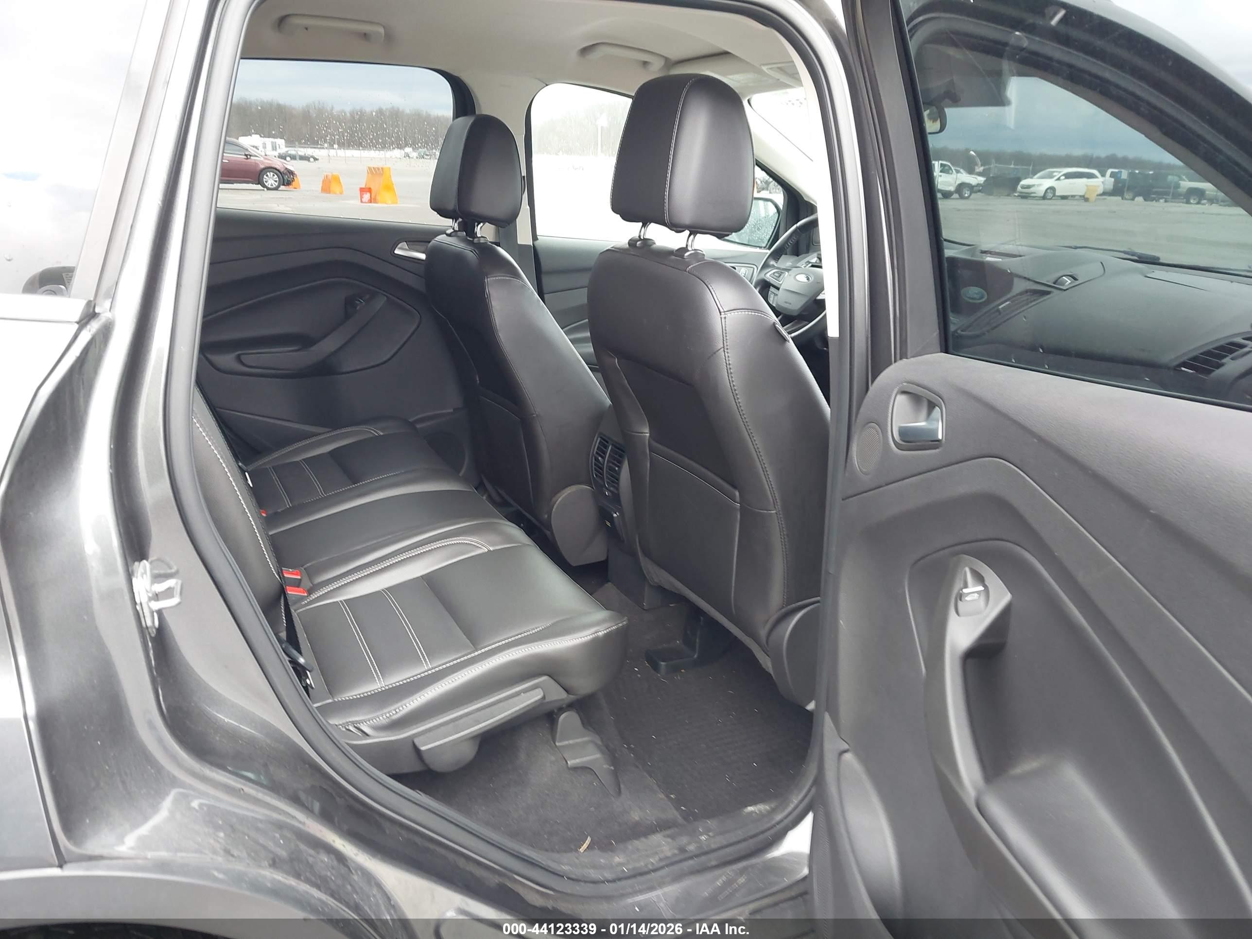 FORD ESCAPE image 8