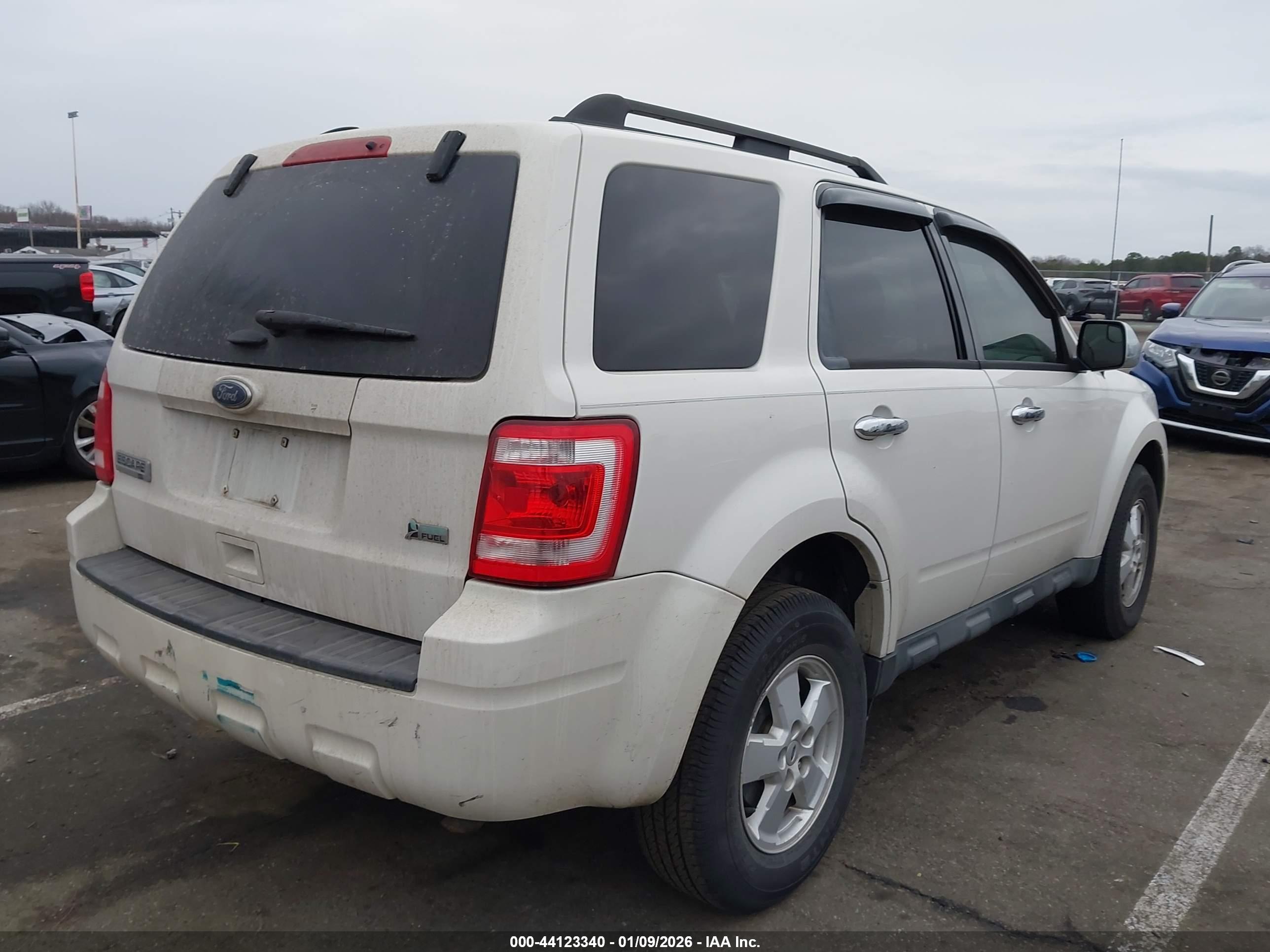 FORD ESCAPE image 4