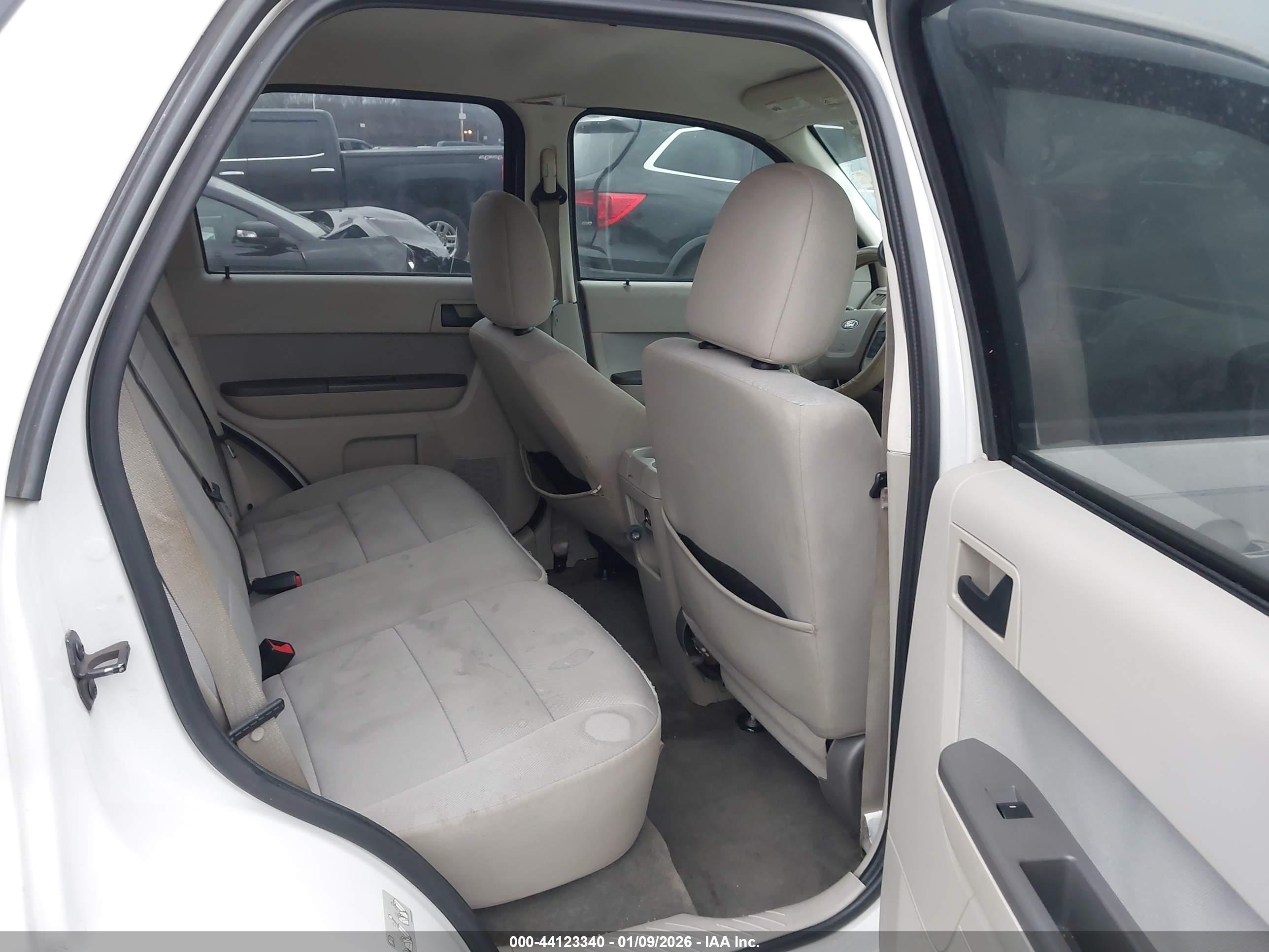 FORD ESCAPE image 8