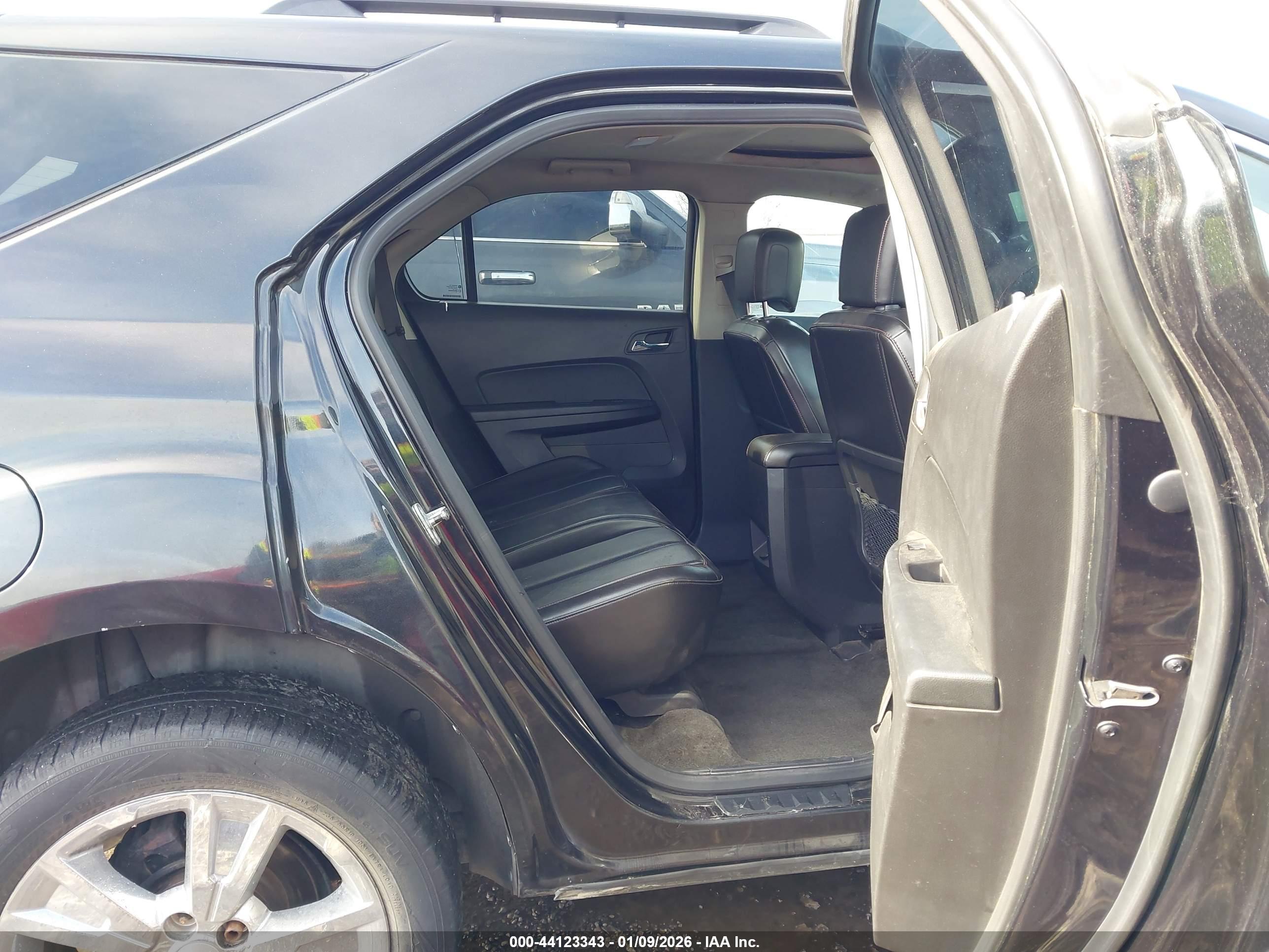 CHEVROLET EQUINOX image 8