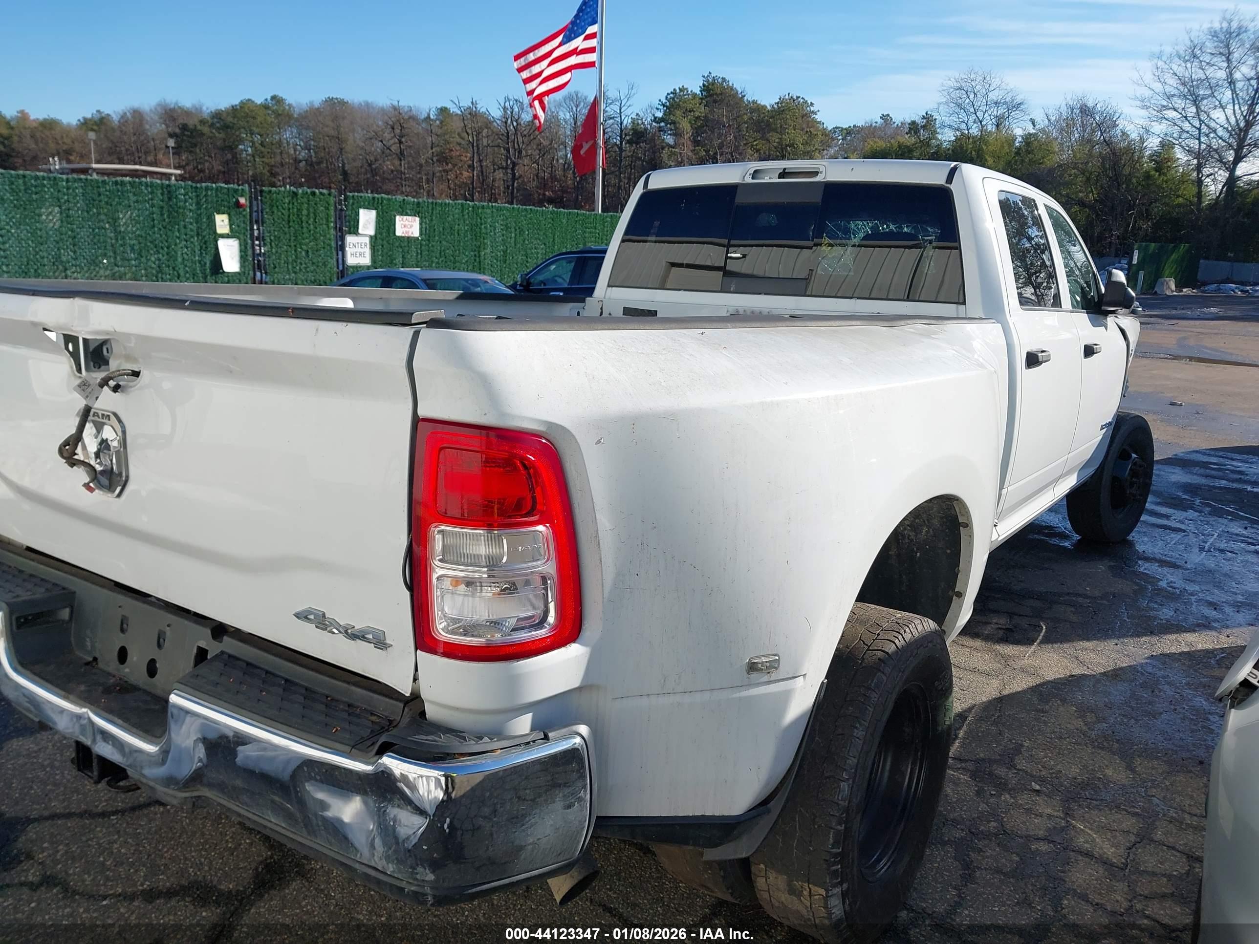 RAM 3500 image 4