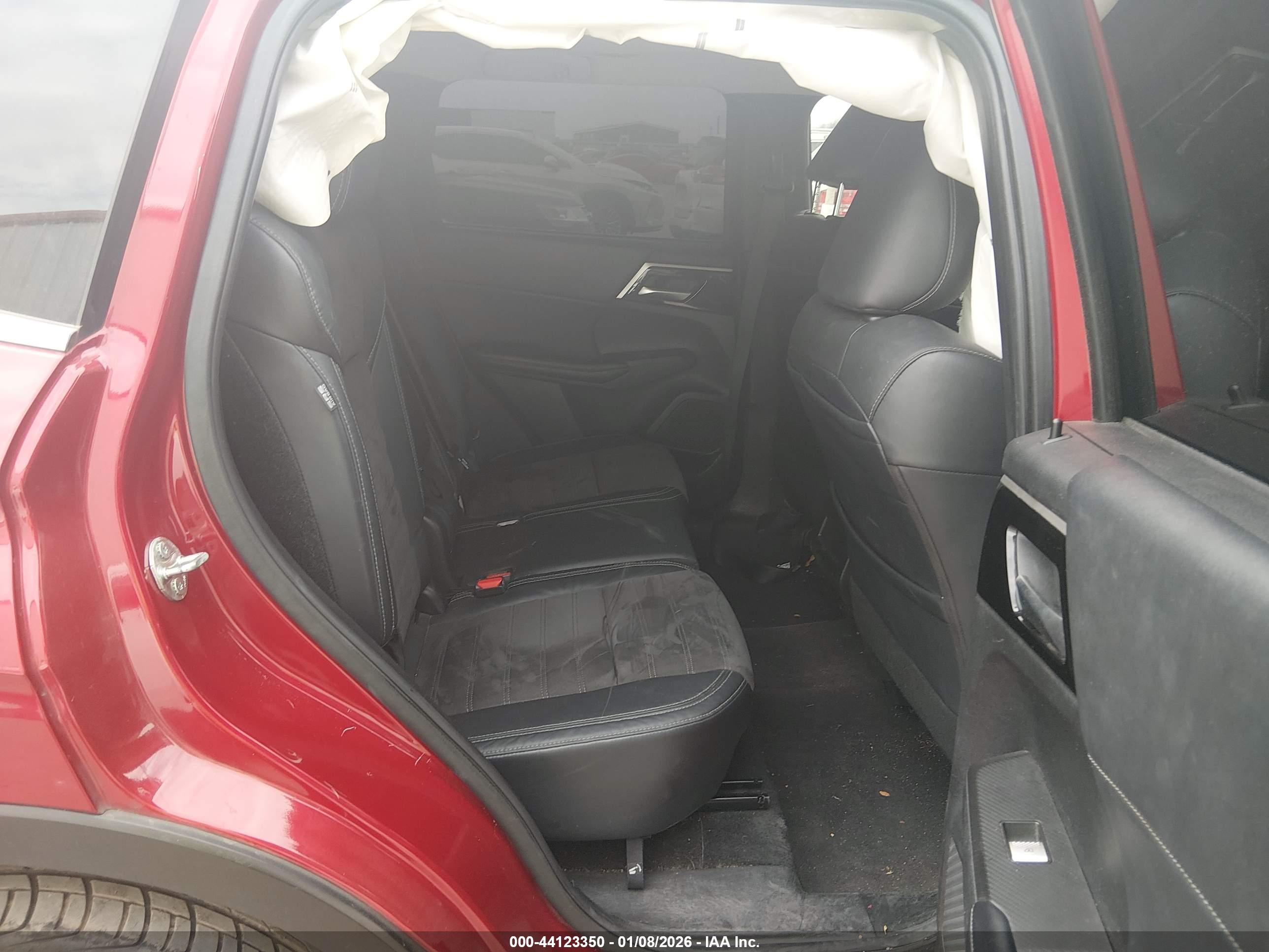 MITSUBISHI OUTLANDER image 8