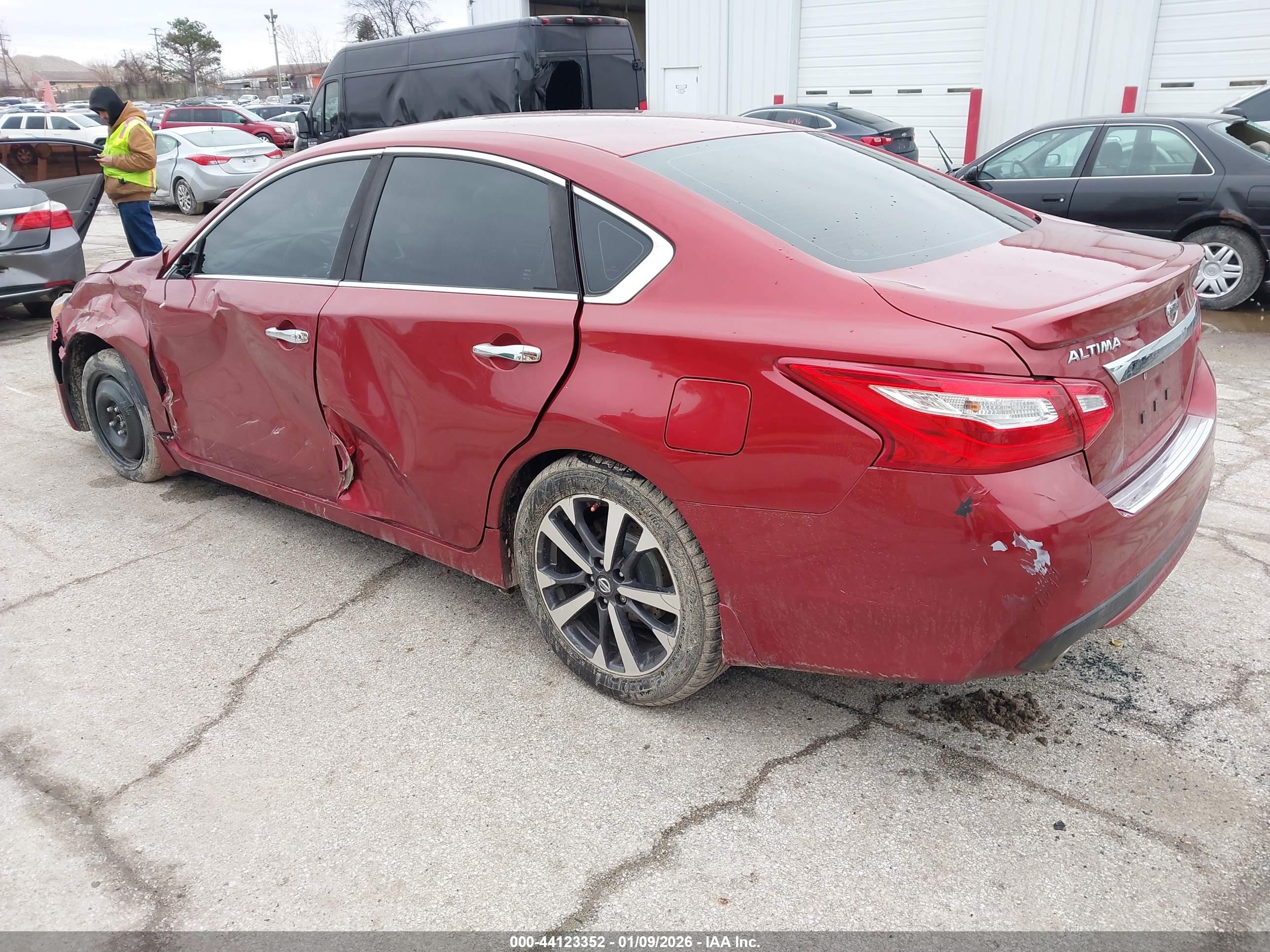 NISSAN ALTIMA image 3
