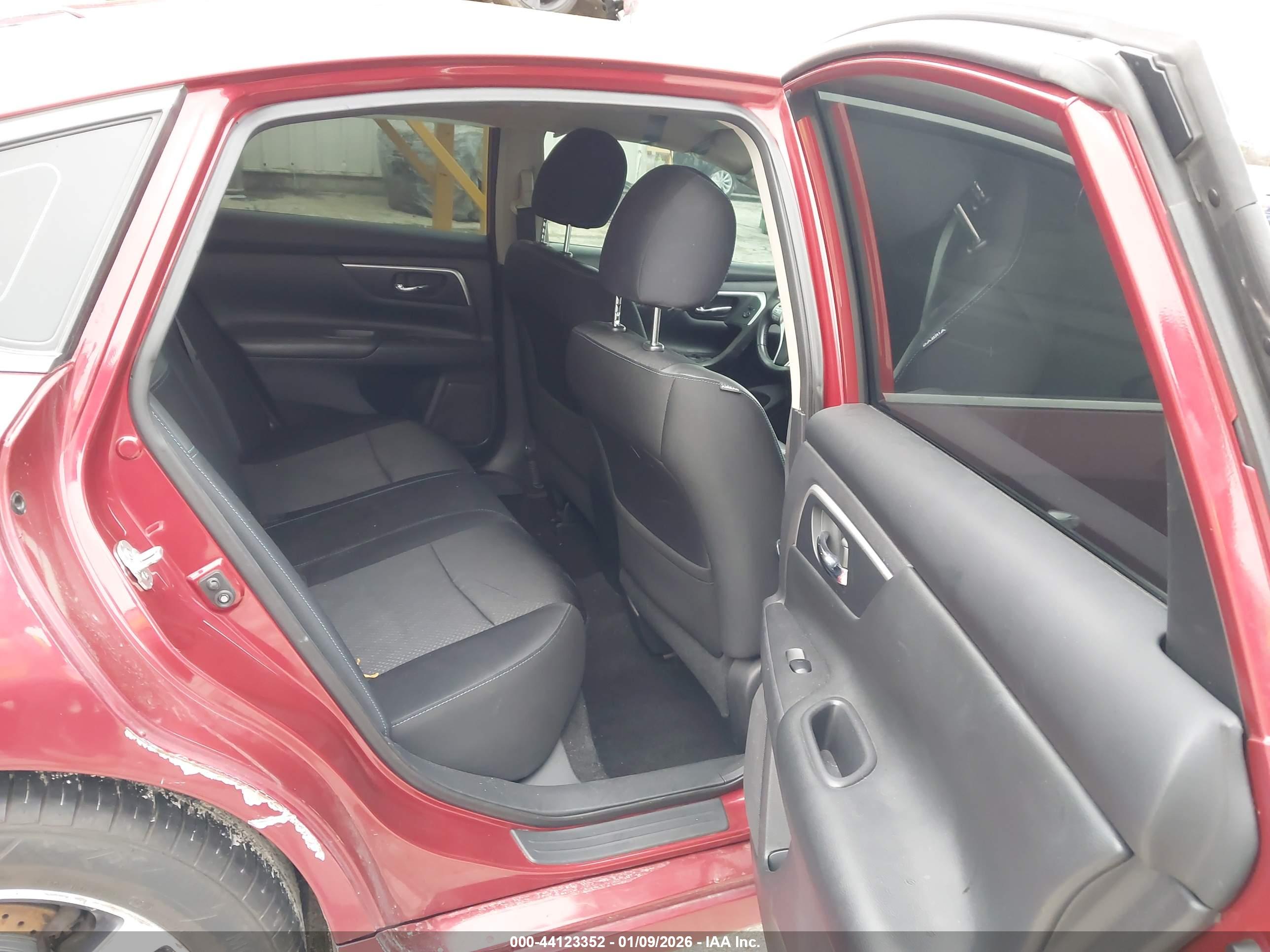 NISSAN ALTIMA image 8