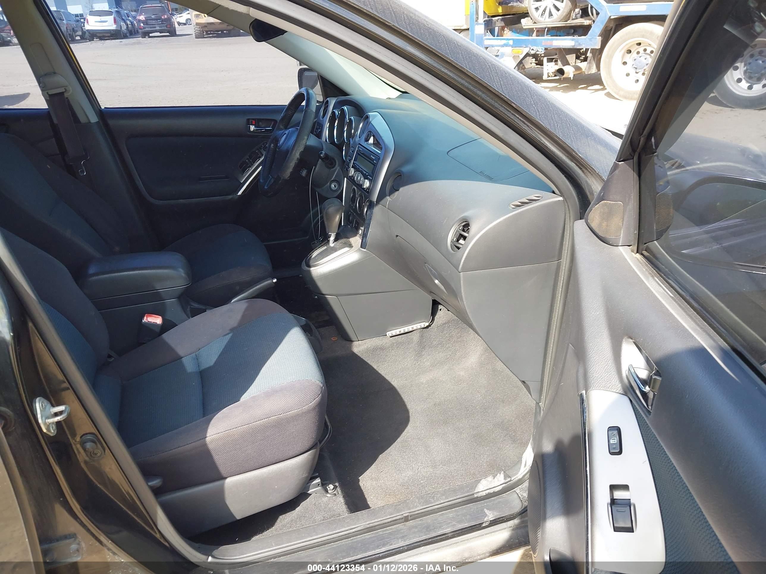 TOYOTA MATRIX image 5