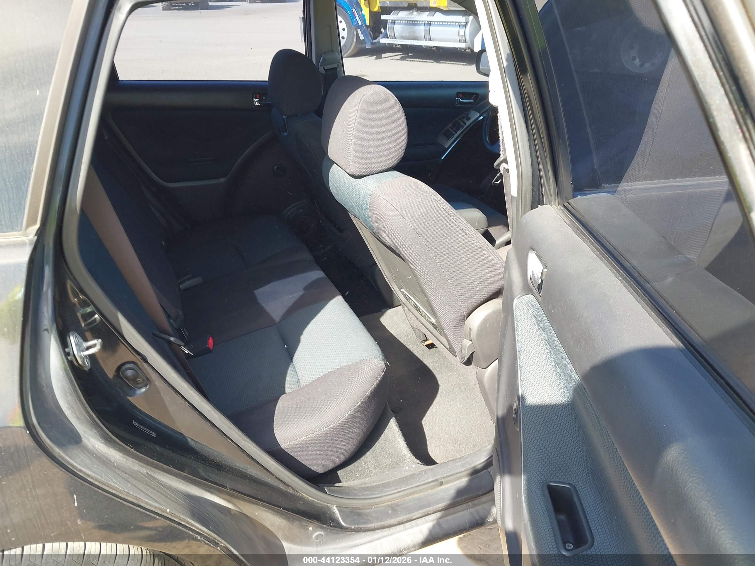 TOYOTA MATRIX image 8