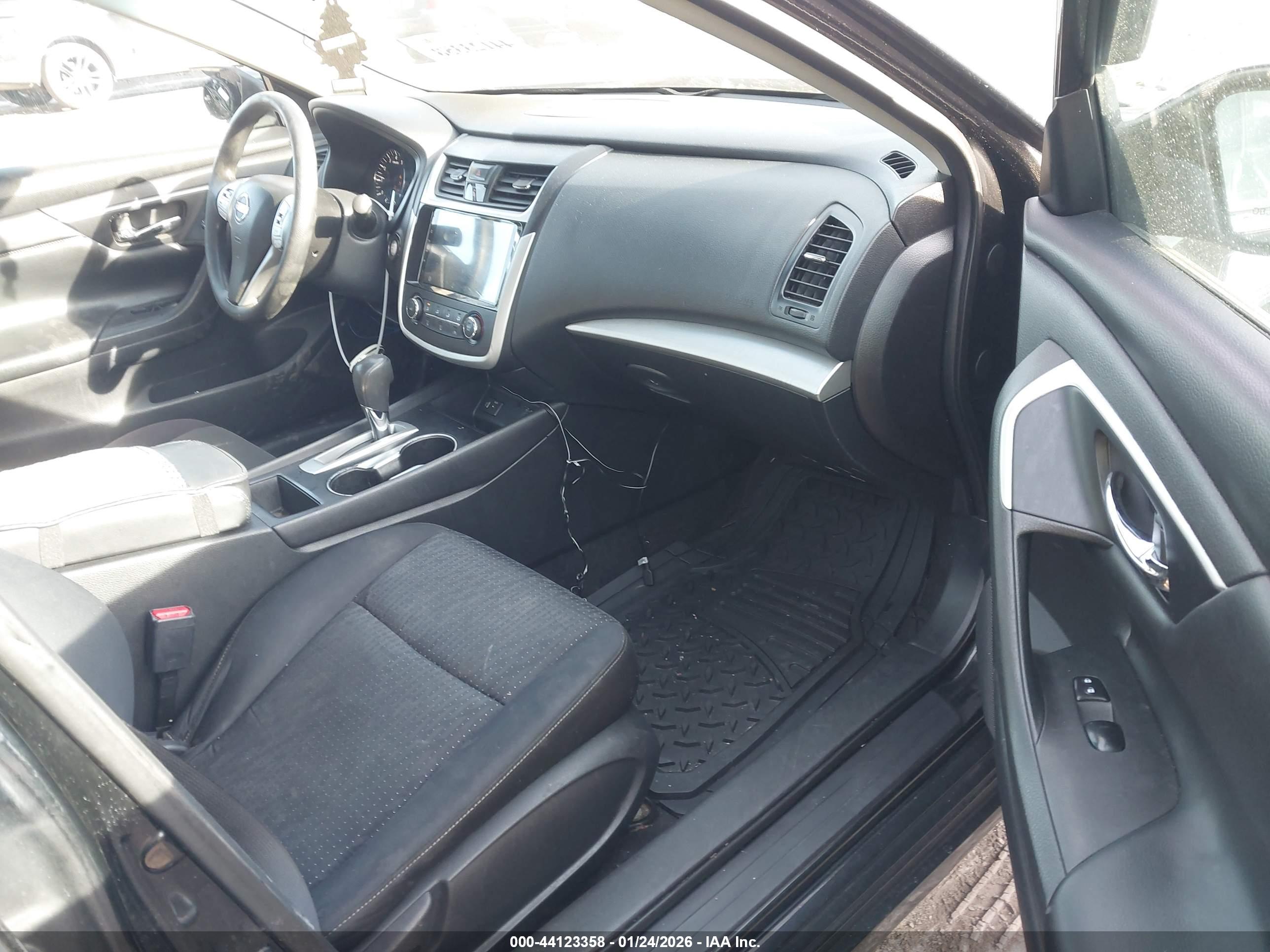 NISSAN ALTIMA image 5