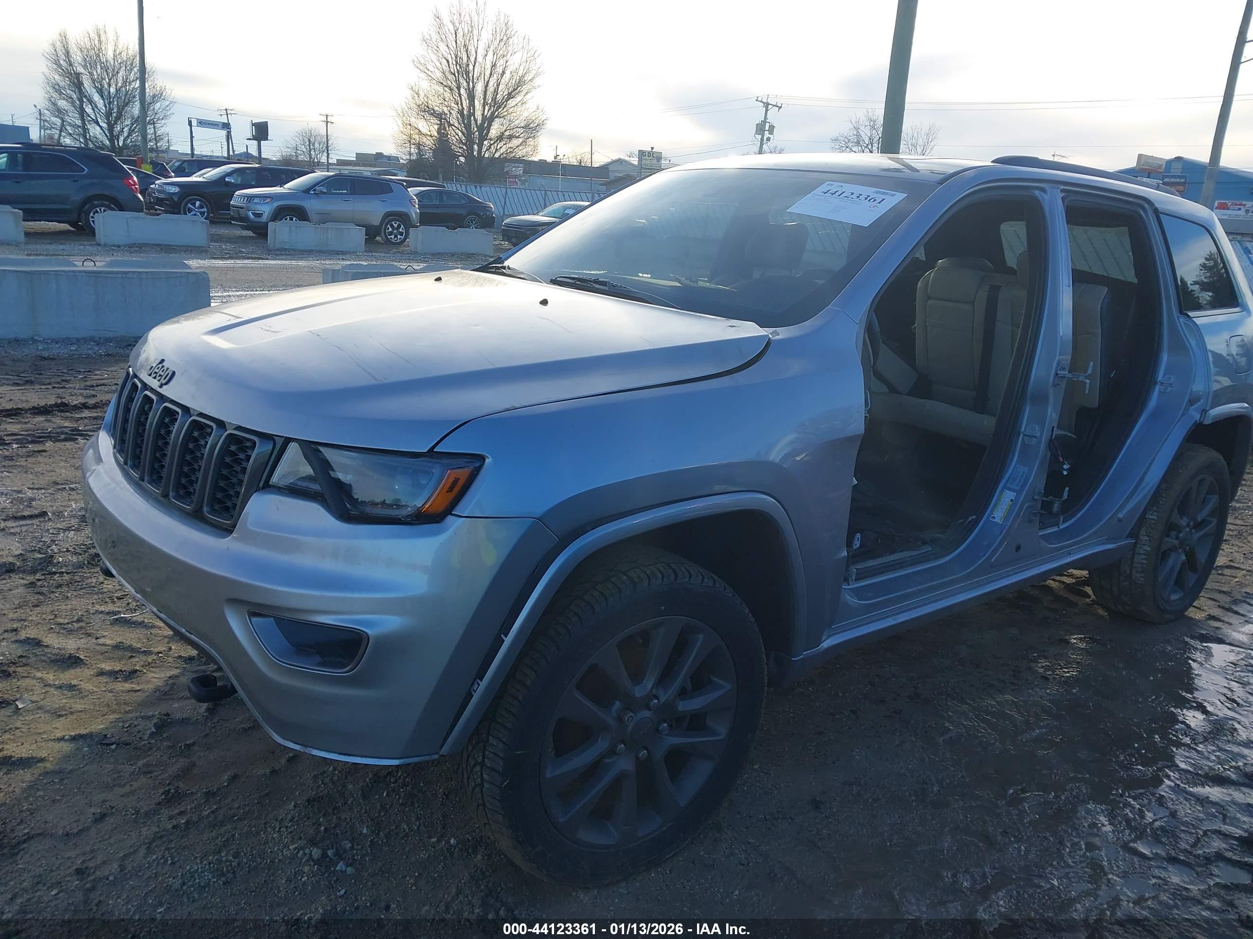 JEEP GRAND image 2