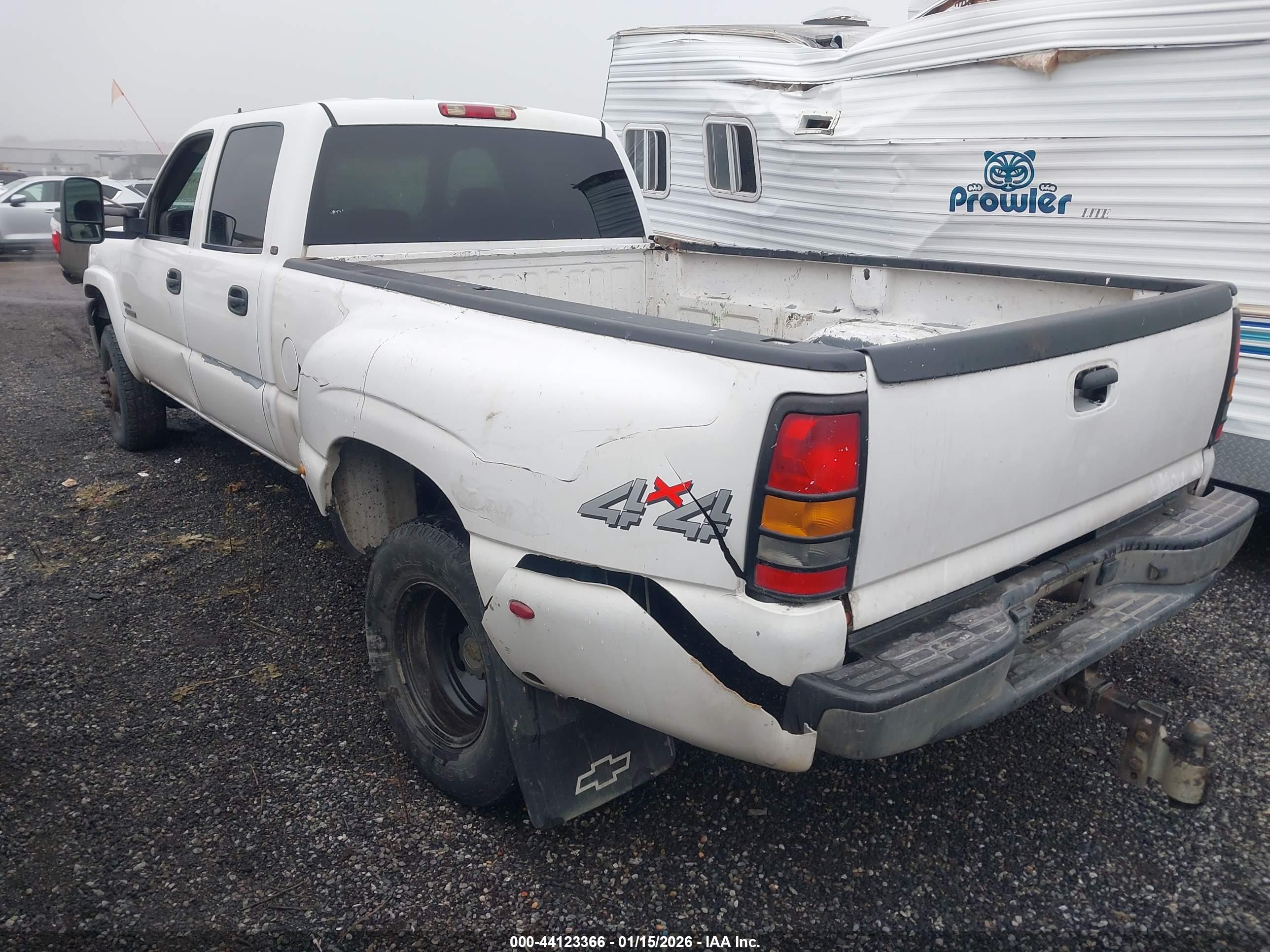 CHEVROLET SILVERADO image 3