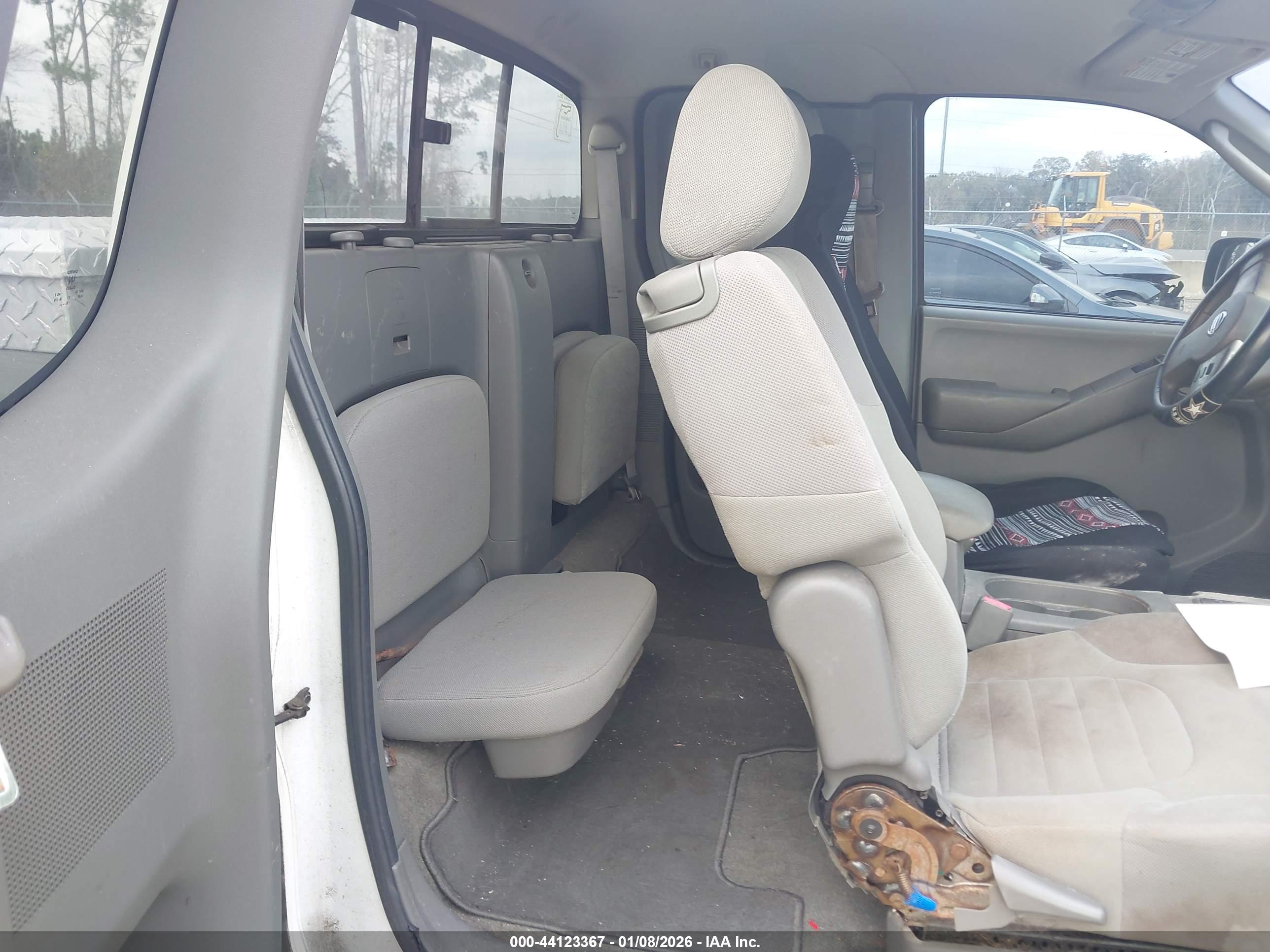 NISSAN FRONTIER image 8