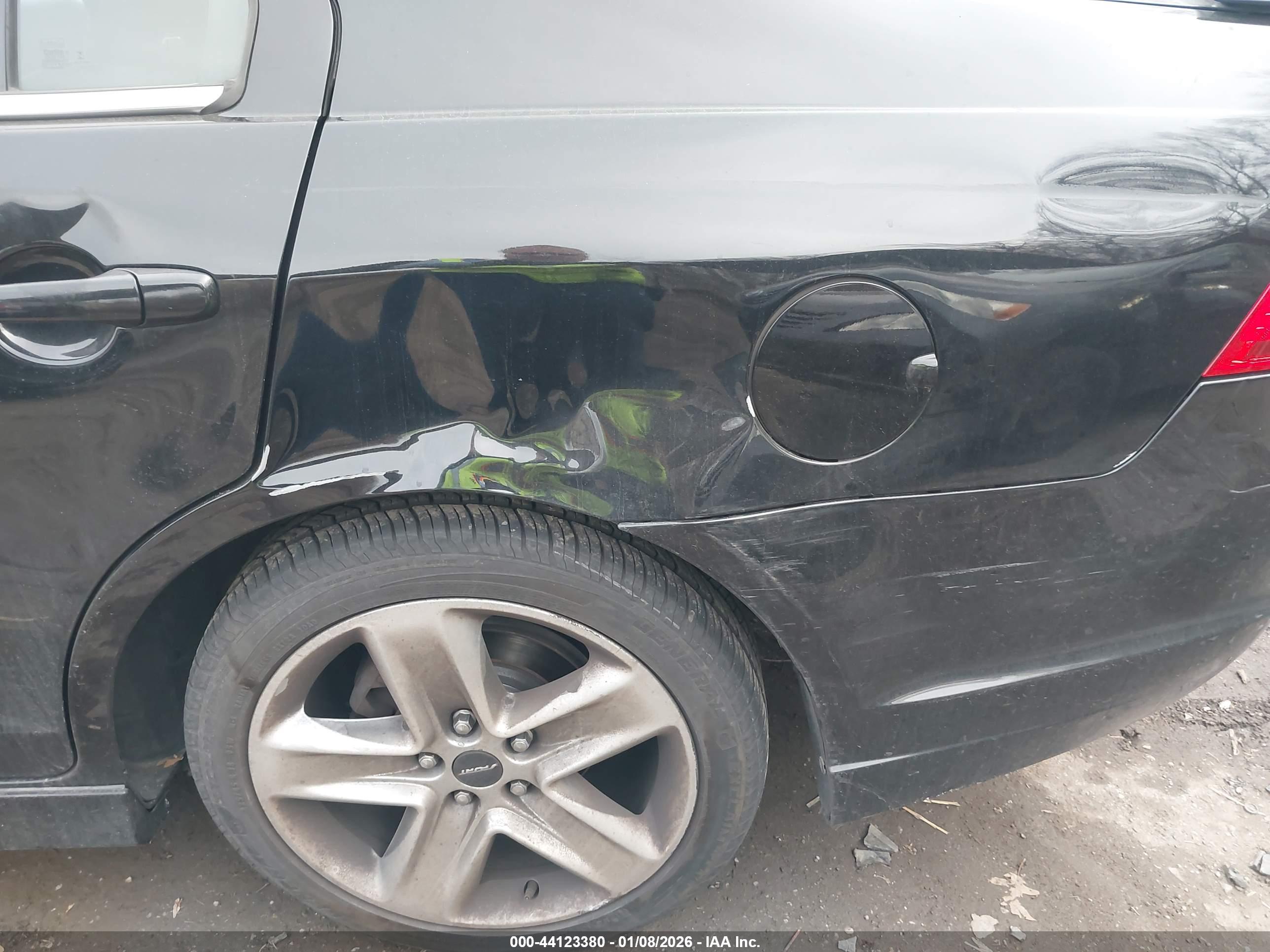 FORD FUSION image 6