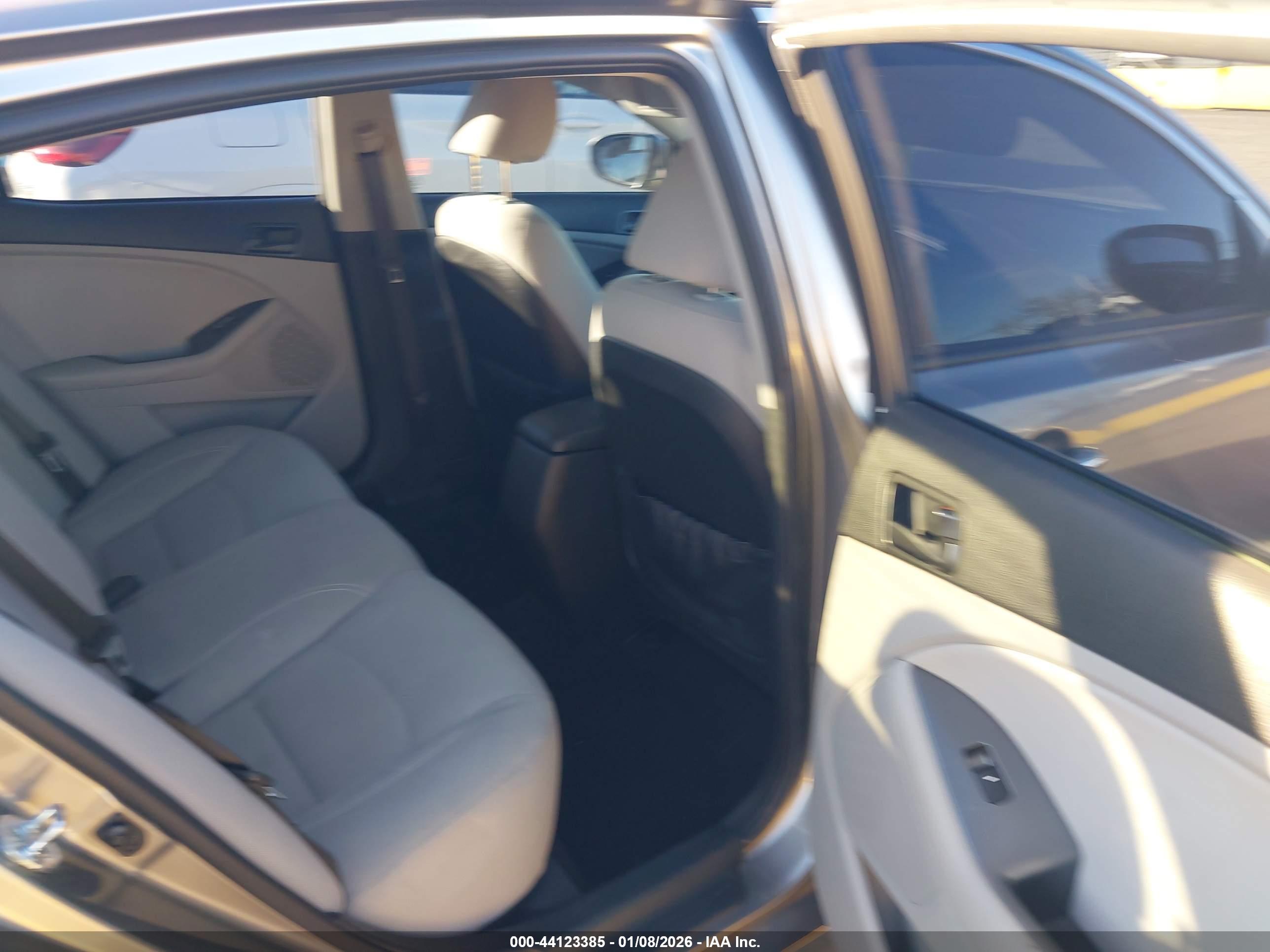 KIA OPTIMA image 8