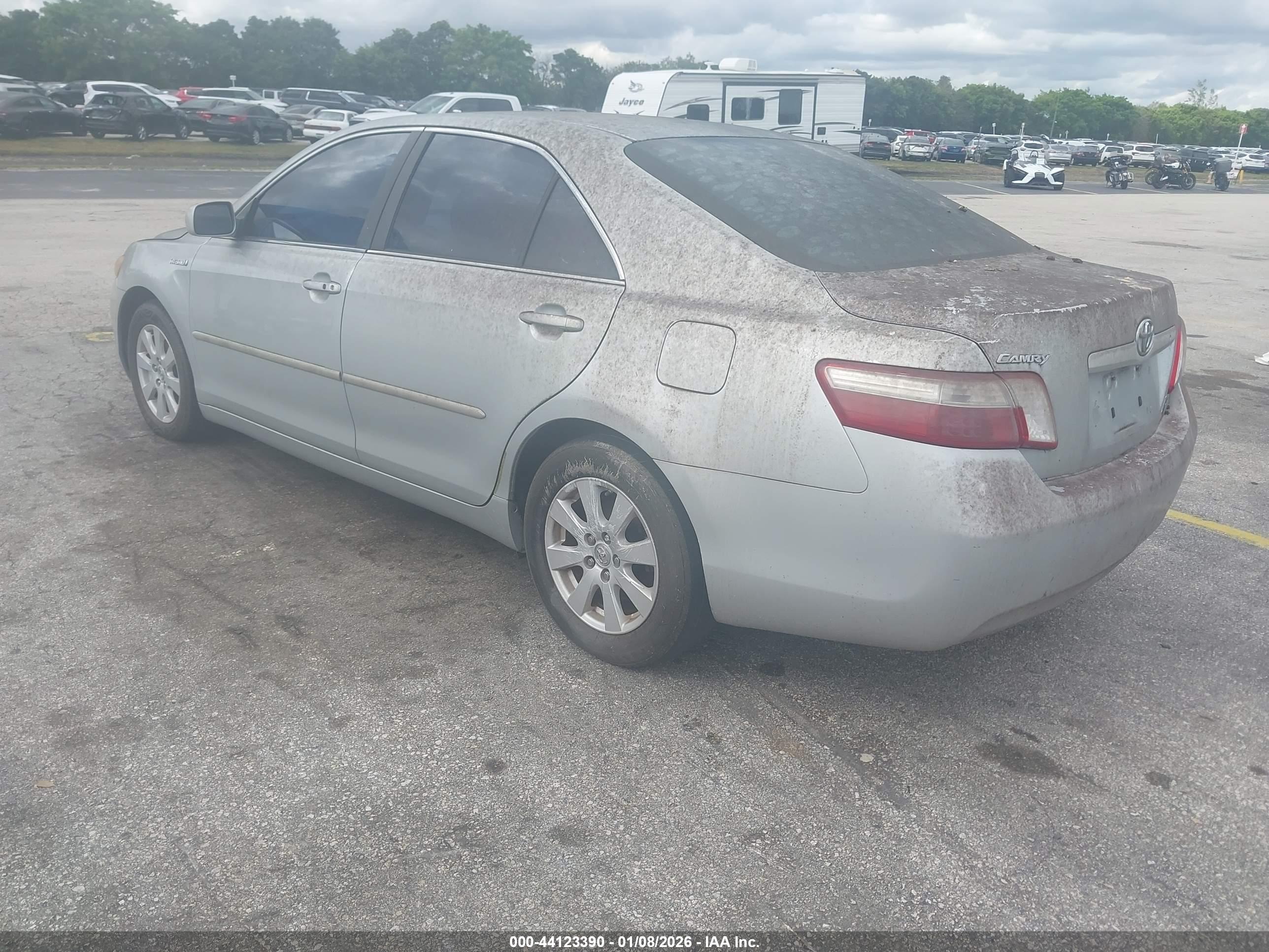 TOYOTA CAMRY image 3