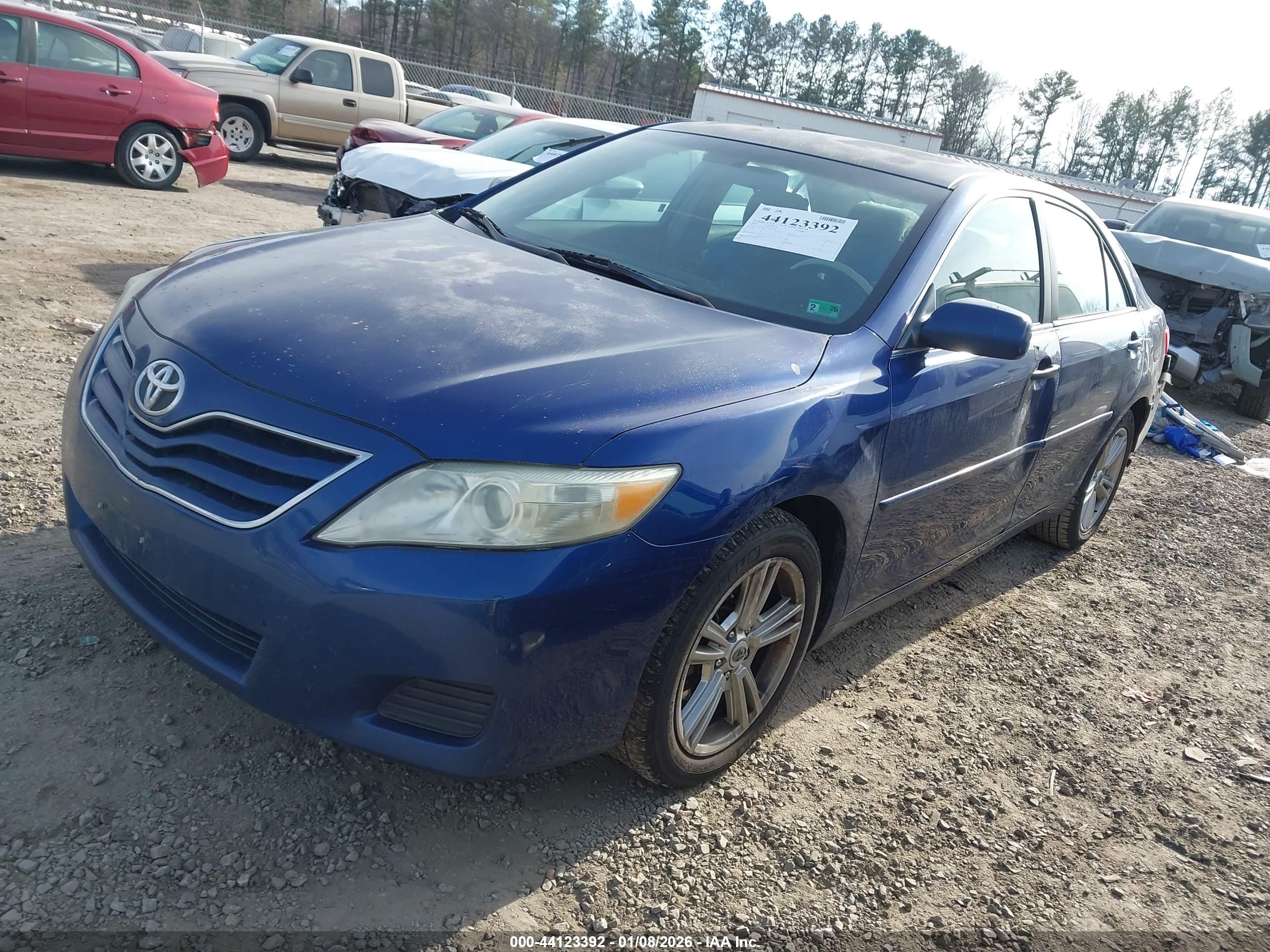 TOYOTA CAMRY image 2