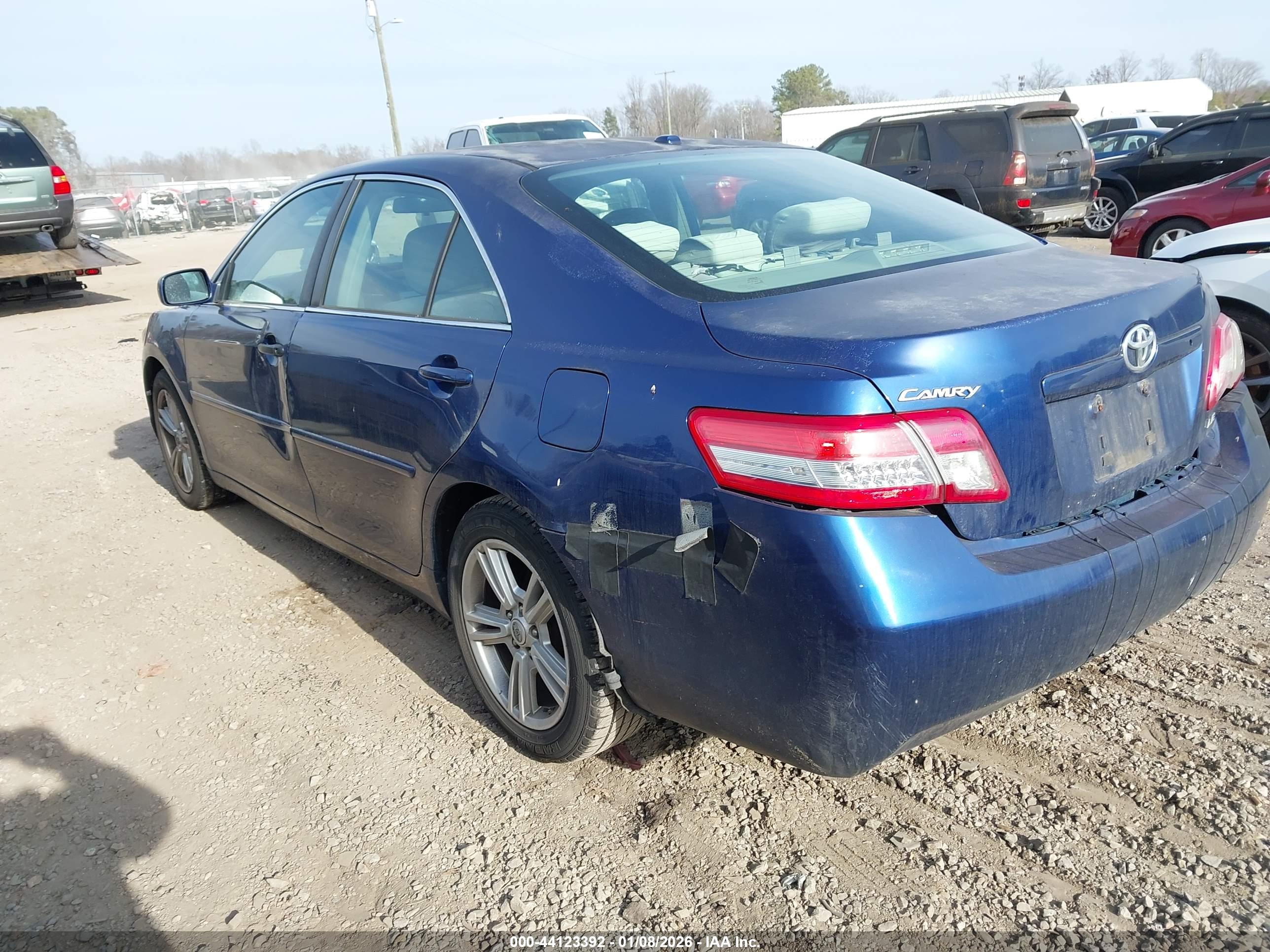 TOYOTA CAMRY image 3