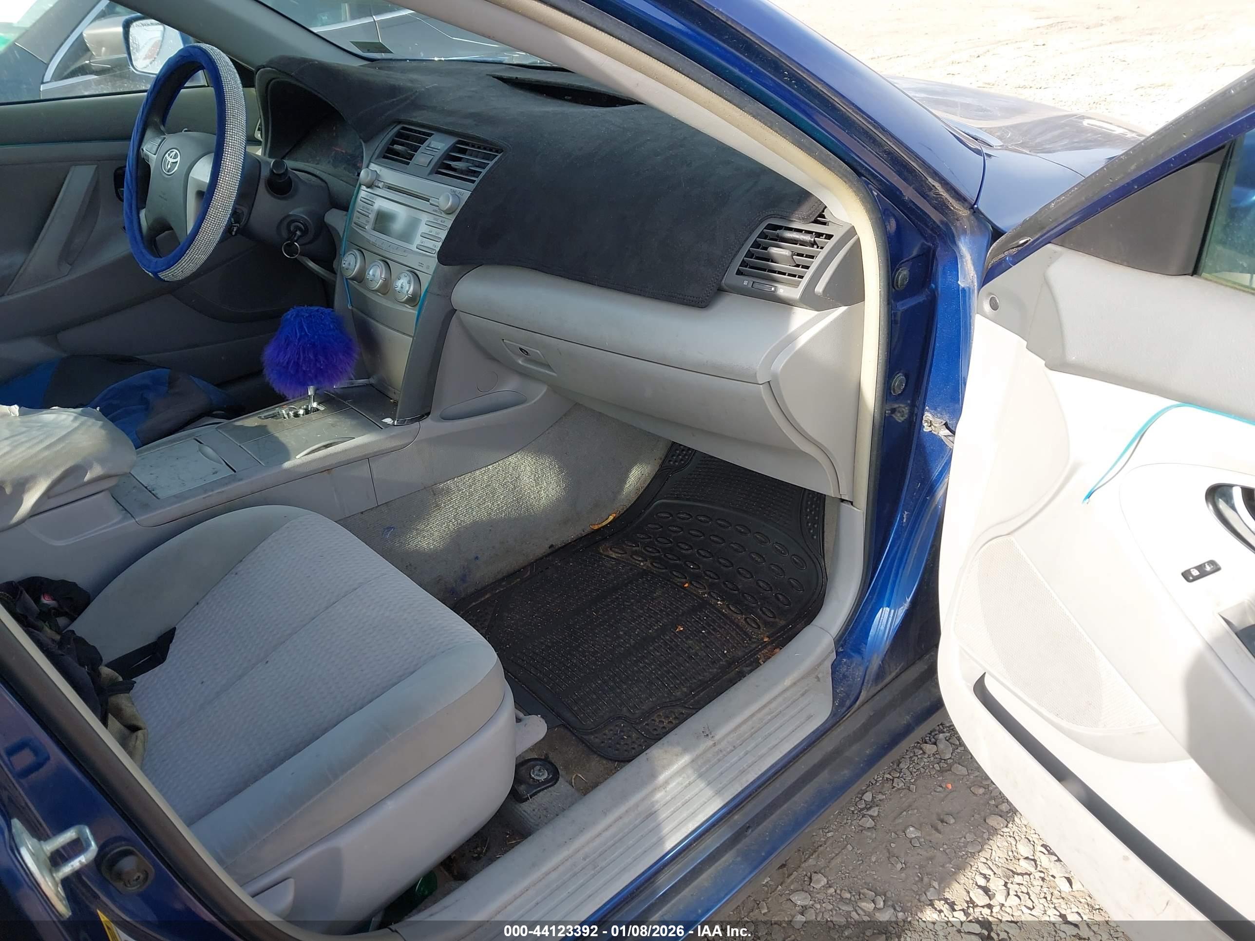 TOYOTA CAMRY image 5