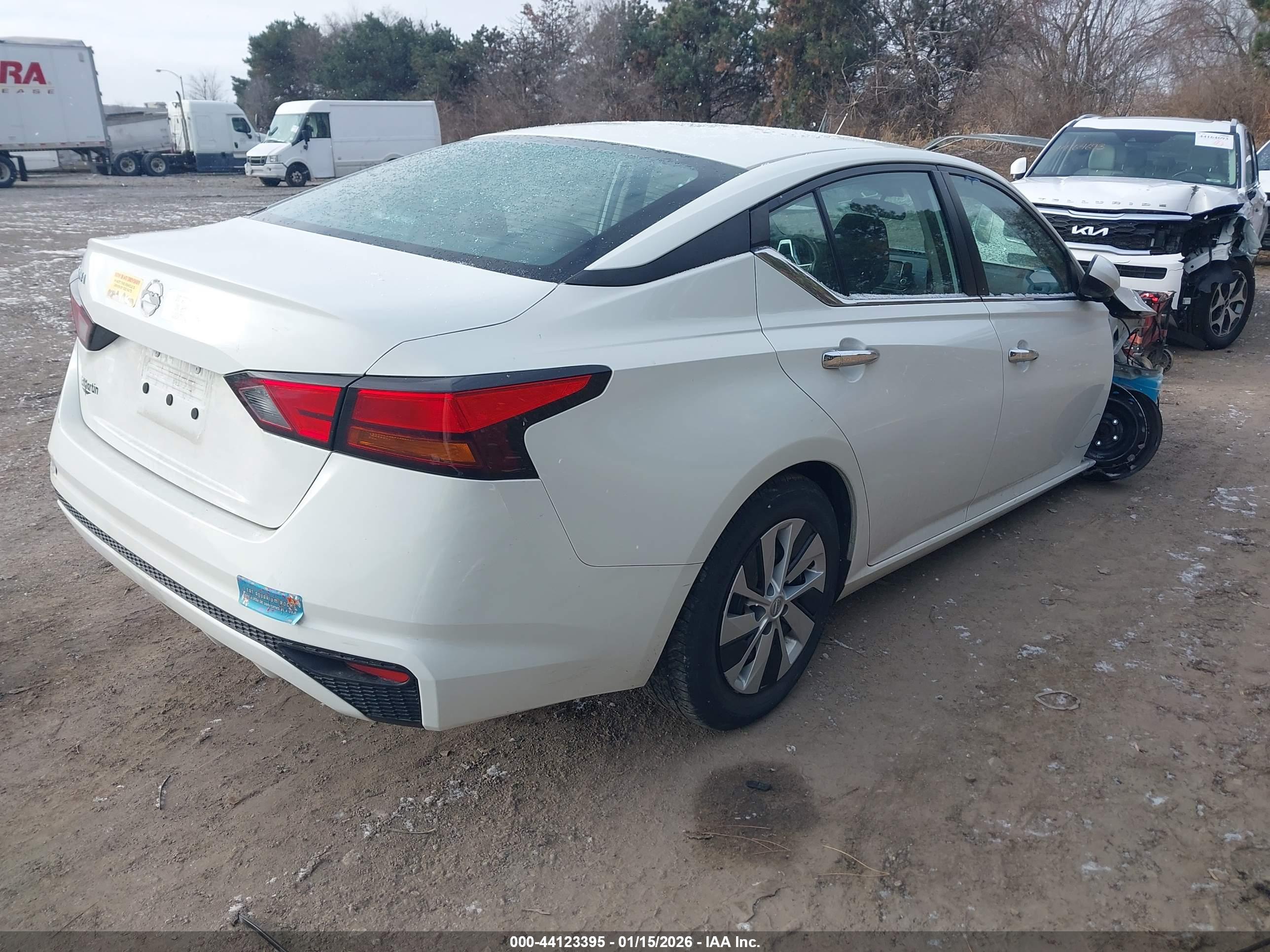 NISSAN ALTIMA image 4