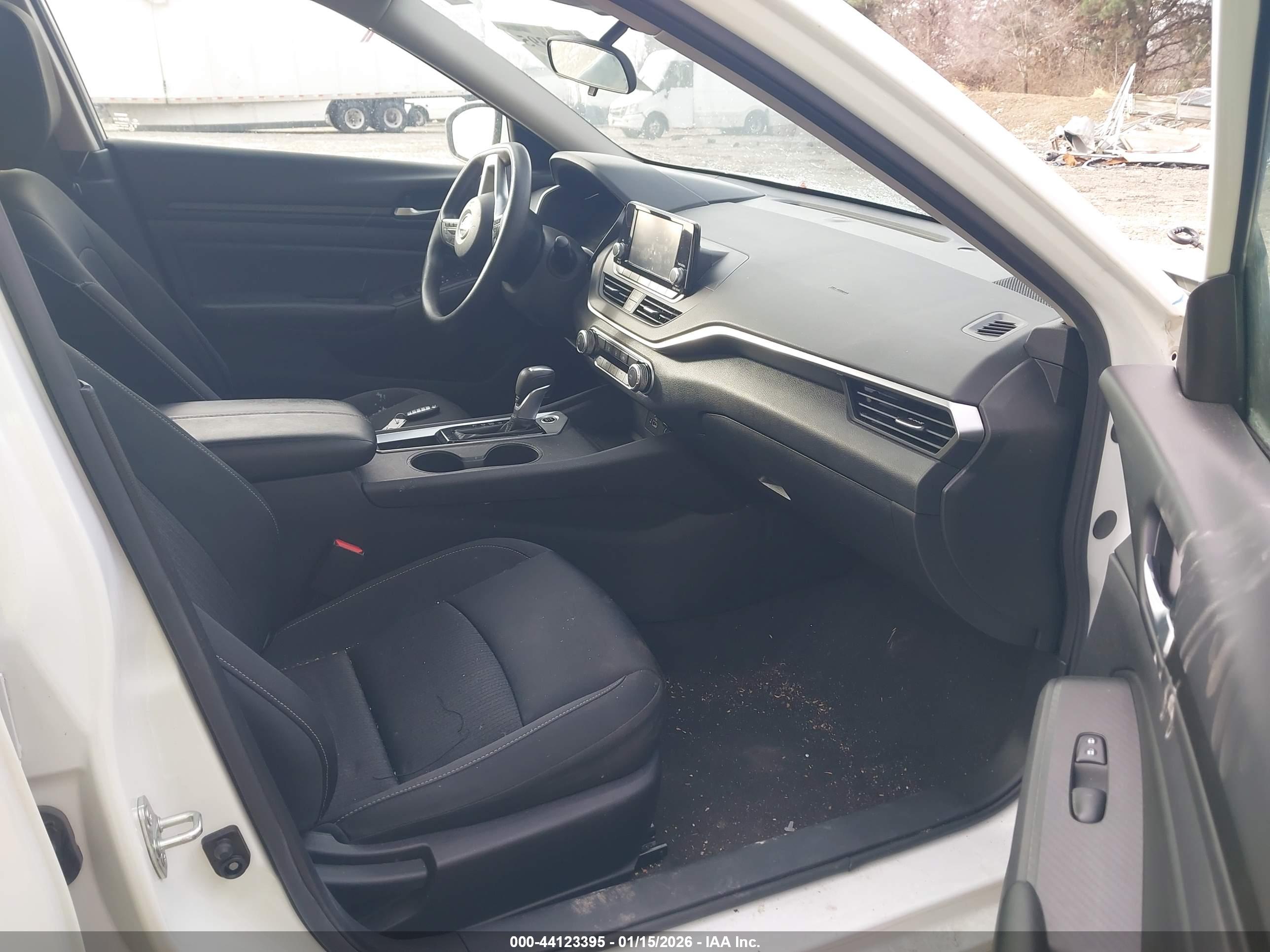 NISSAN ALTIMA image 5