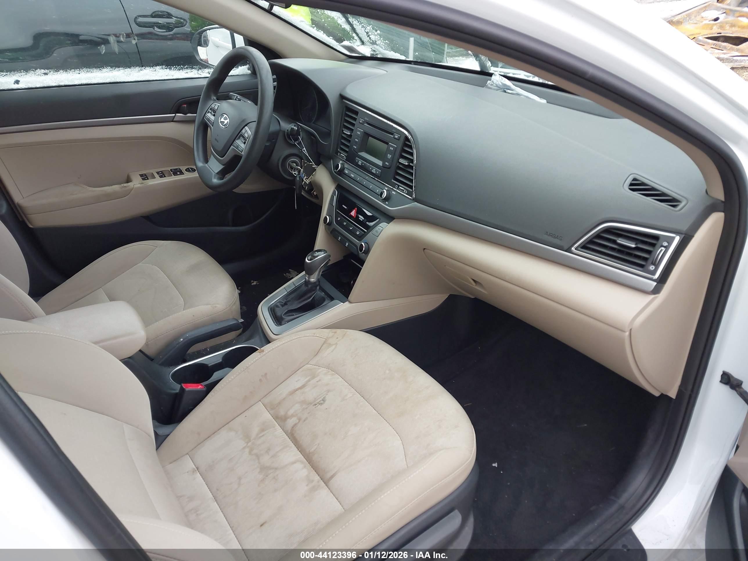 HYUNDAI ELANTRA image 5