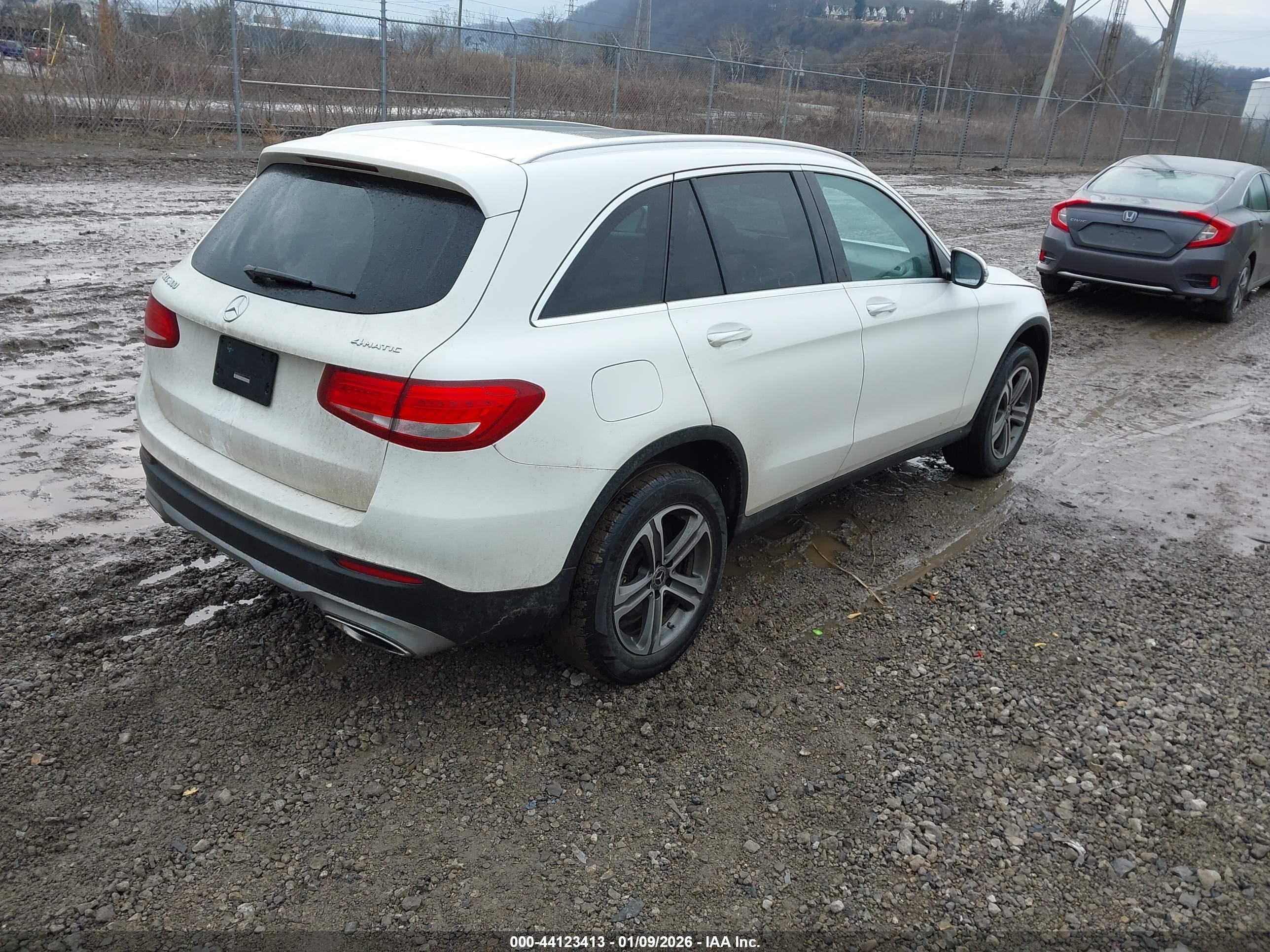 MERCEDES-BENZ GLC image 4