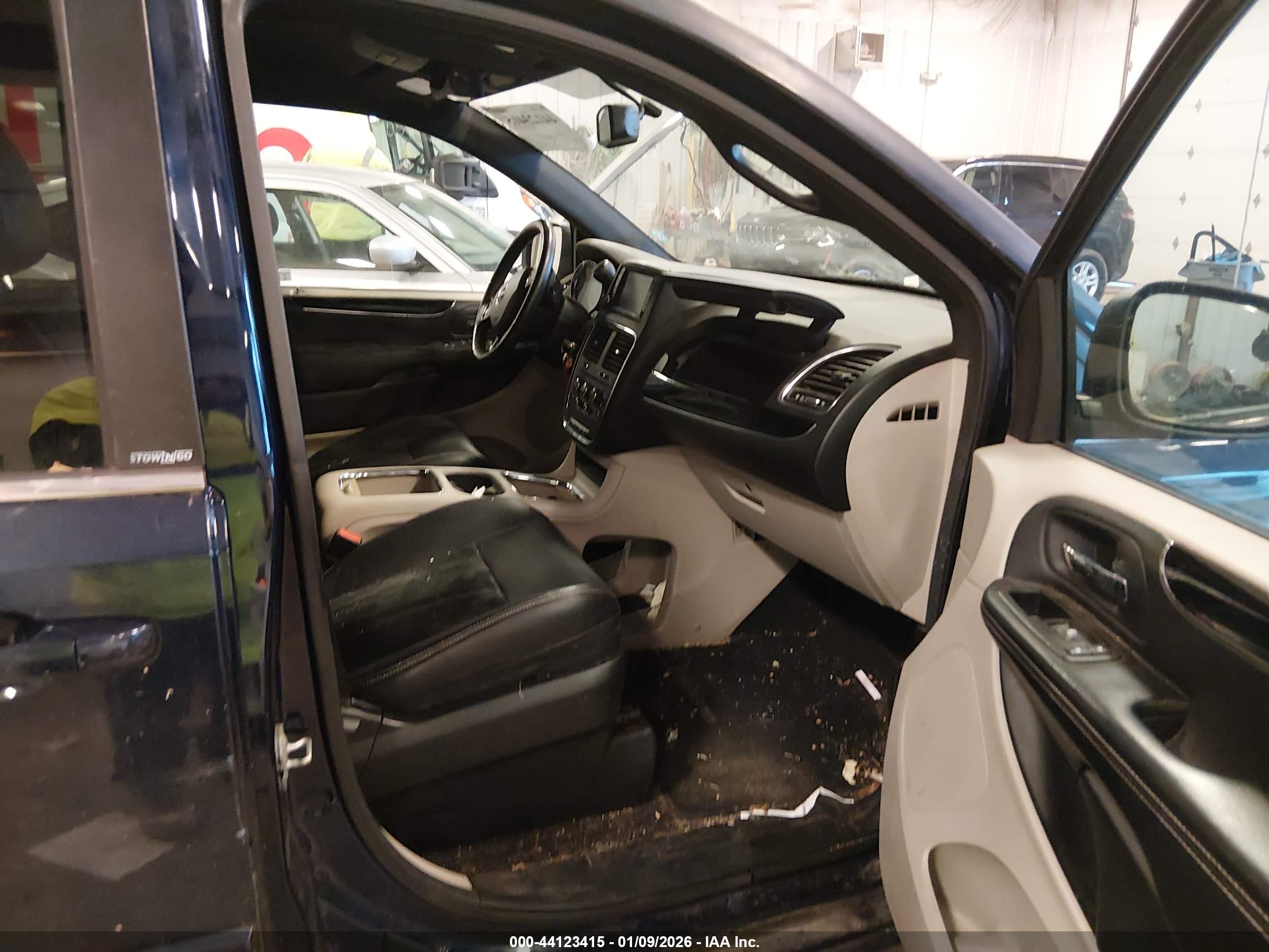 DODGE GRAND image 5