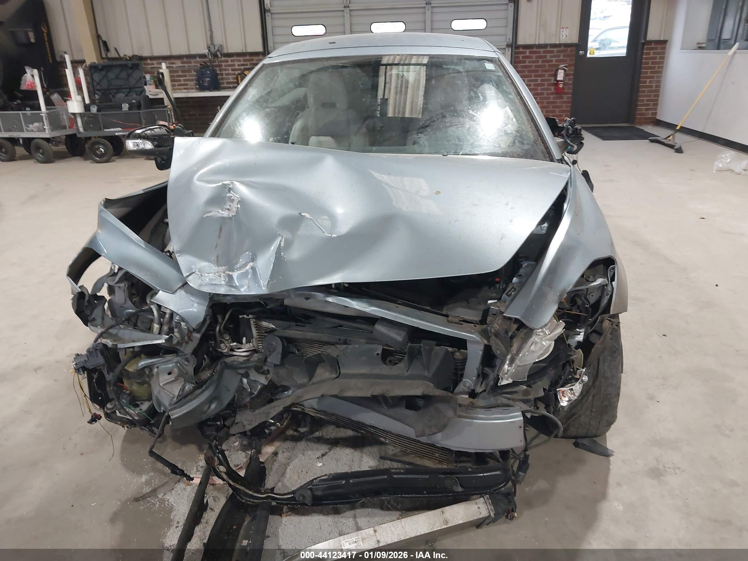 VOLVO C70 image 6