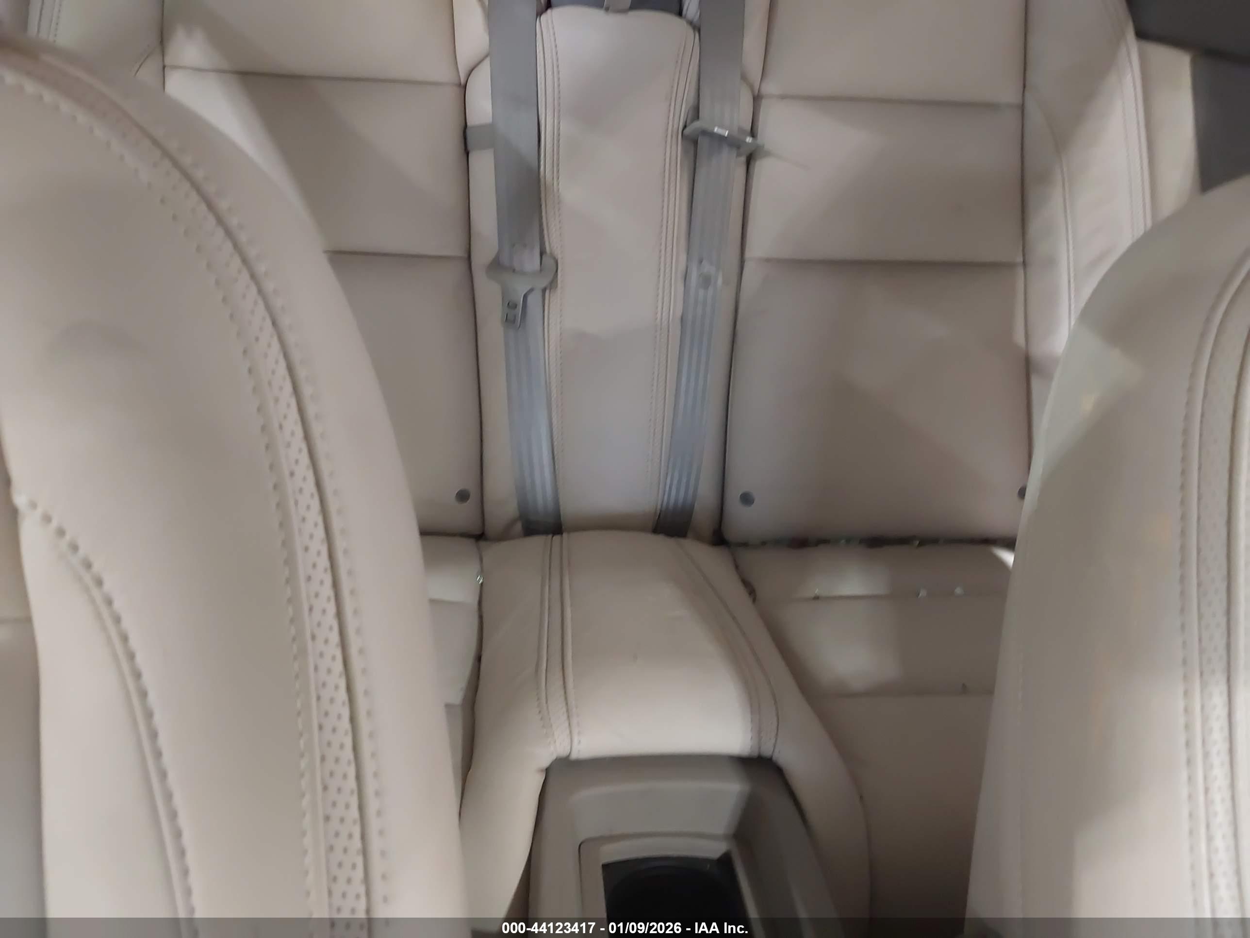 VOLVO C70 image 8
