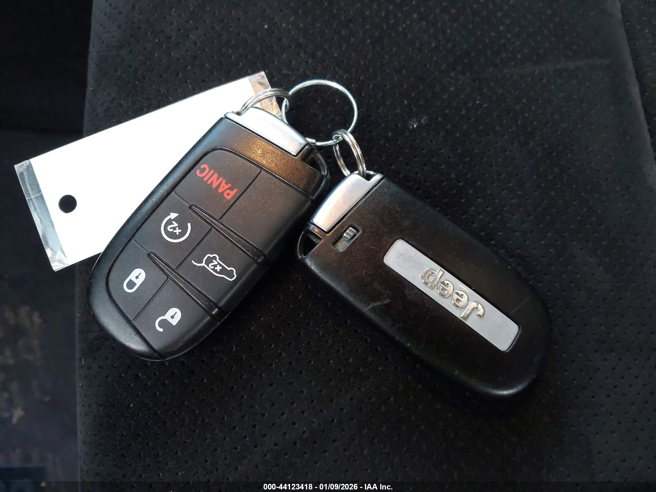 JEEP GRAND image 11