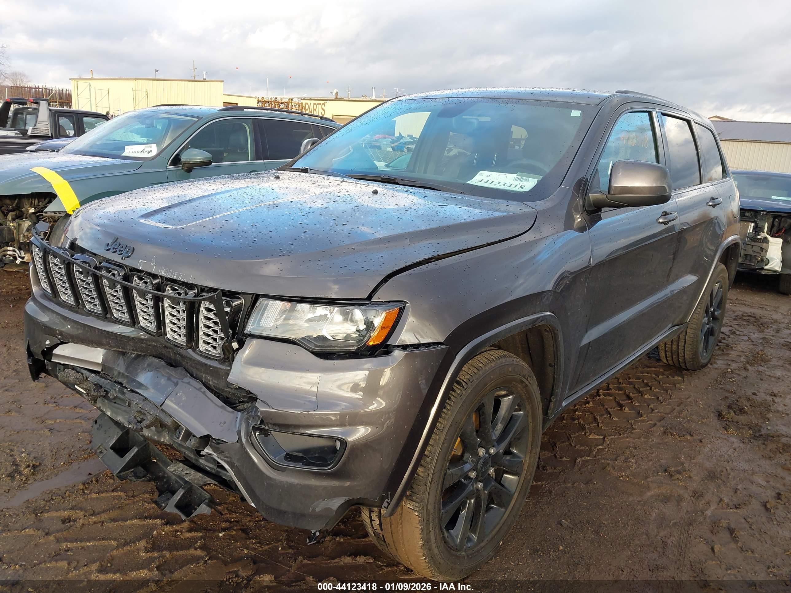 JEEP GRAND image 2