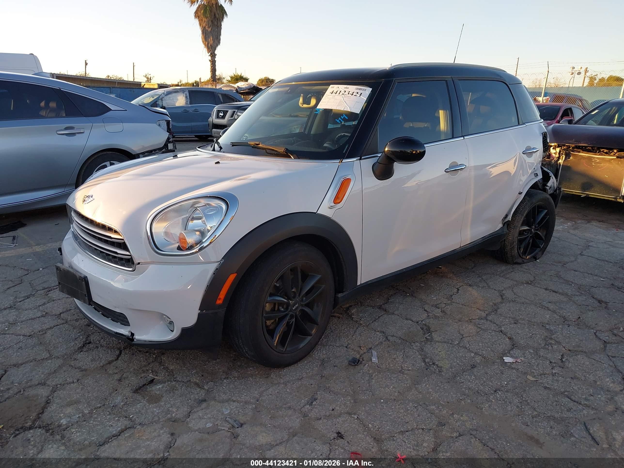 MINI COUNTRYMAN image 2