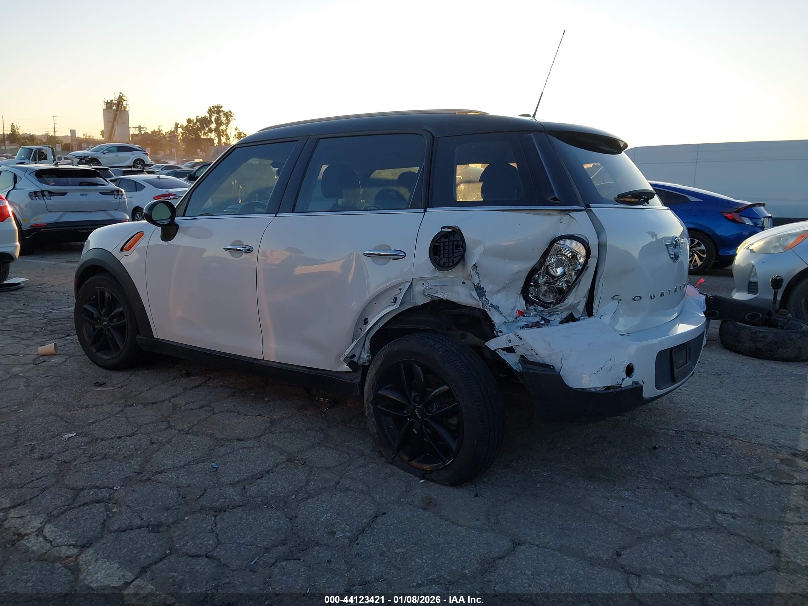 MINI COUNTRYMAN image 3