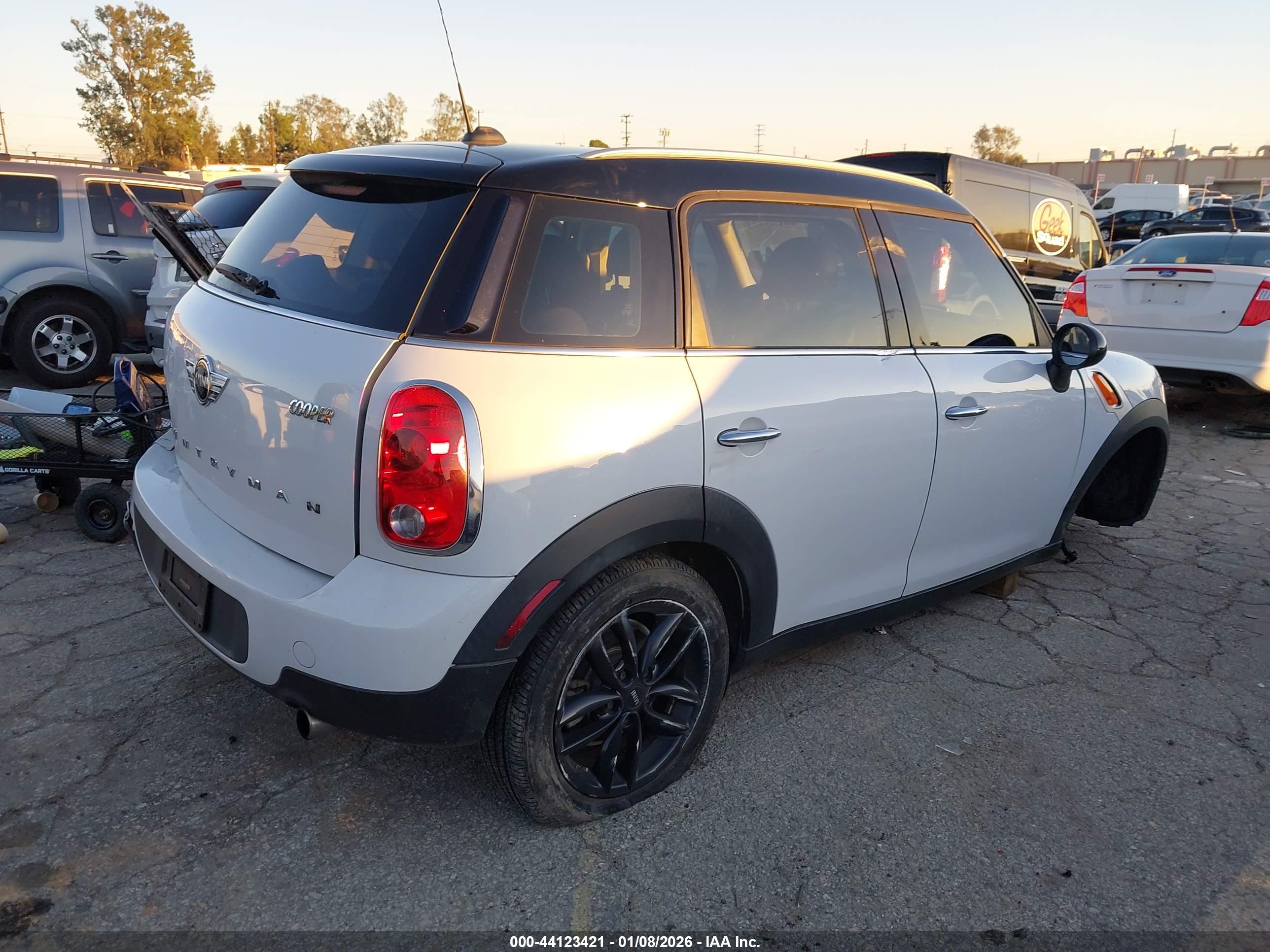 MINI COUNTRYMAN image 4