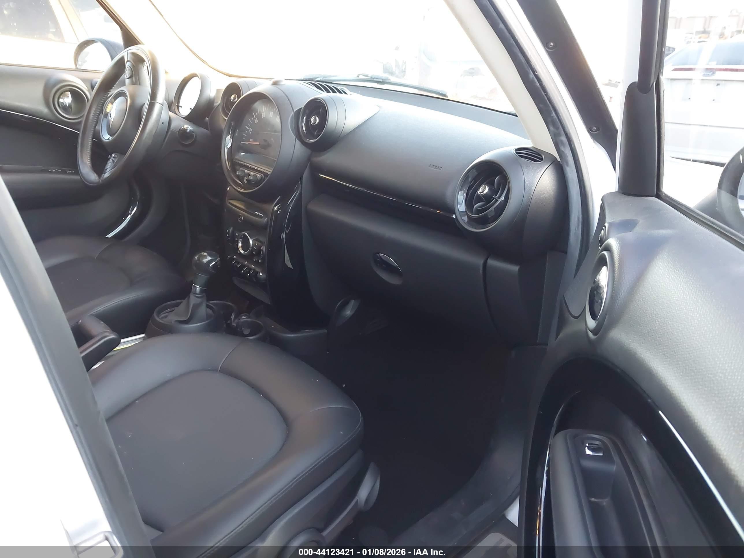 MINI COUNTRYMAN image 5