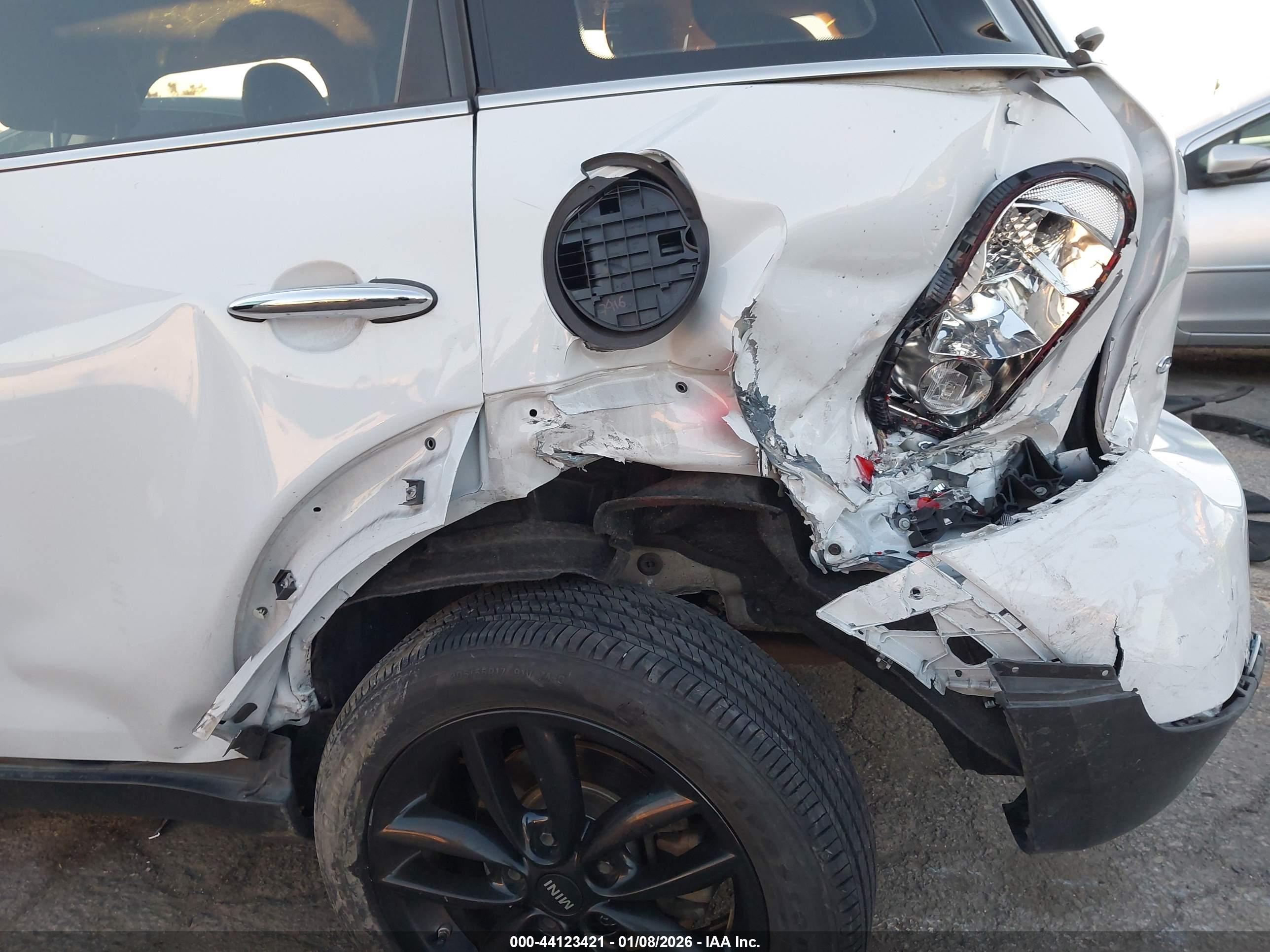 MINI COUNTRYMAN image 6