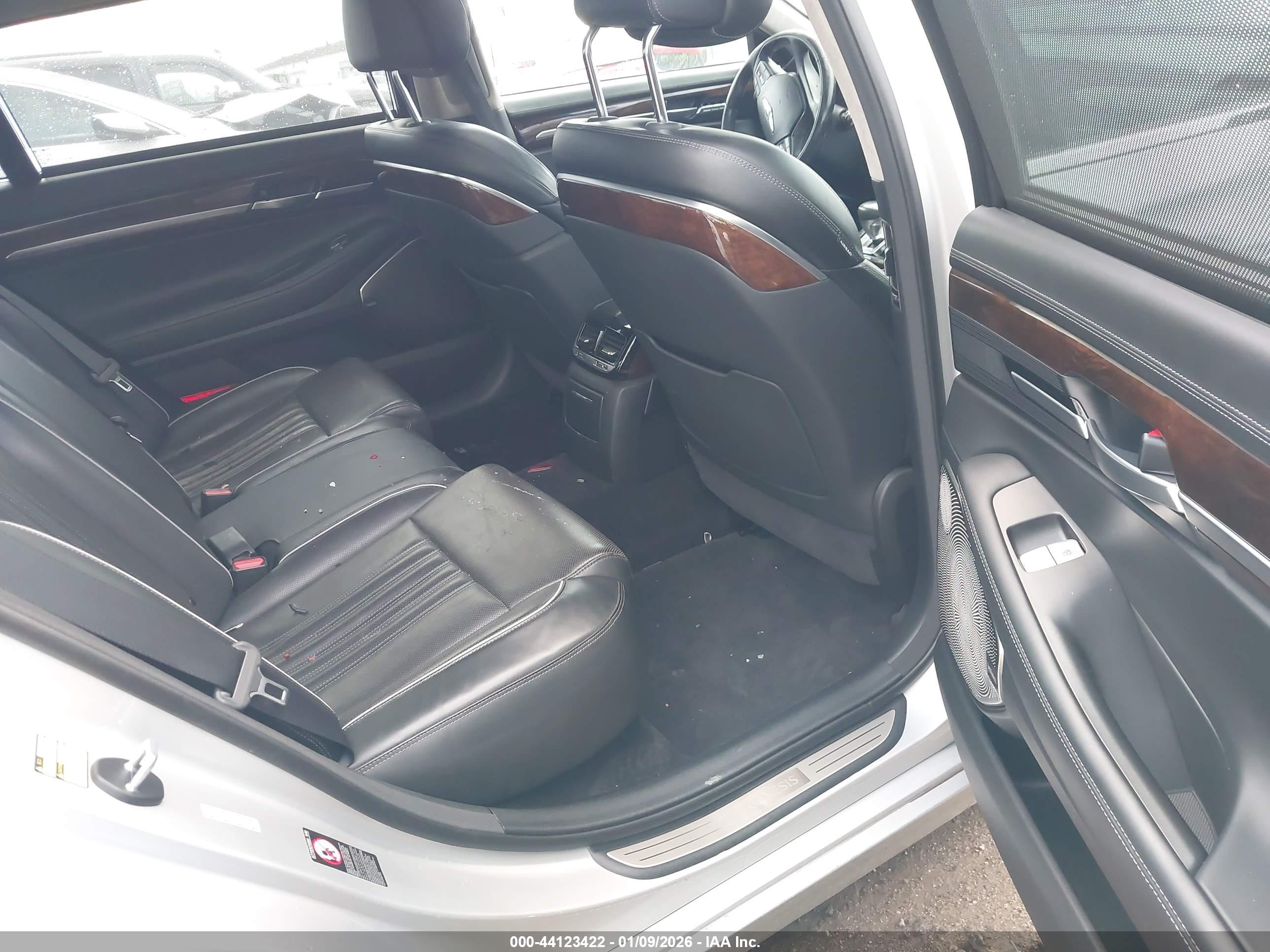 GENESIS G90 image 8