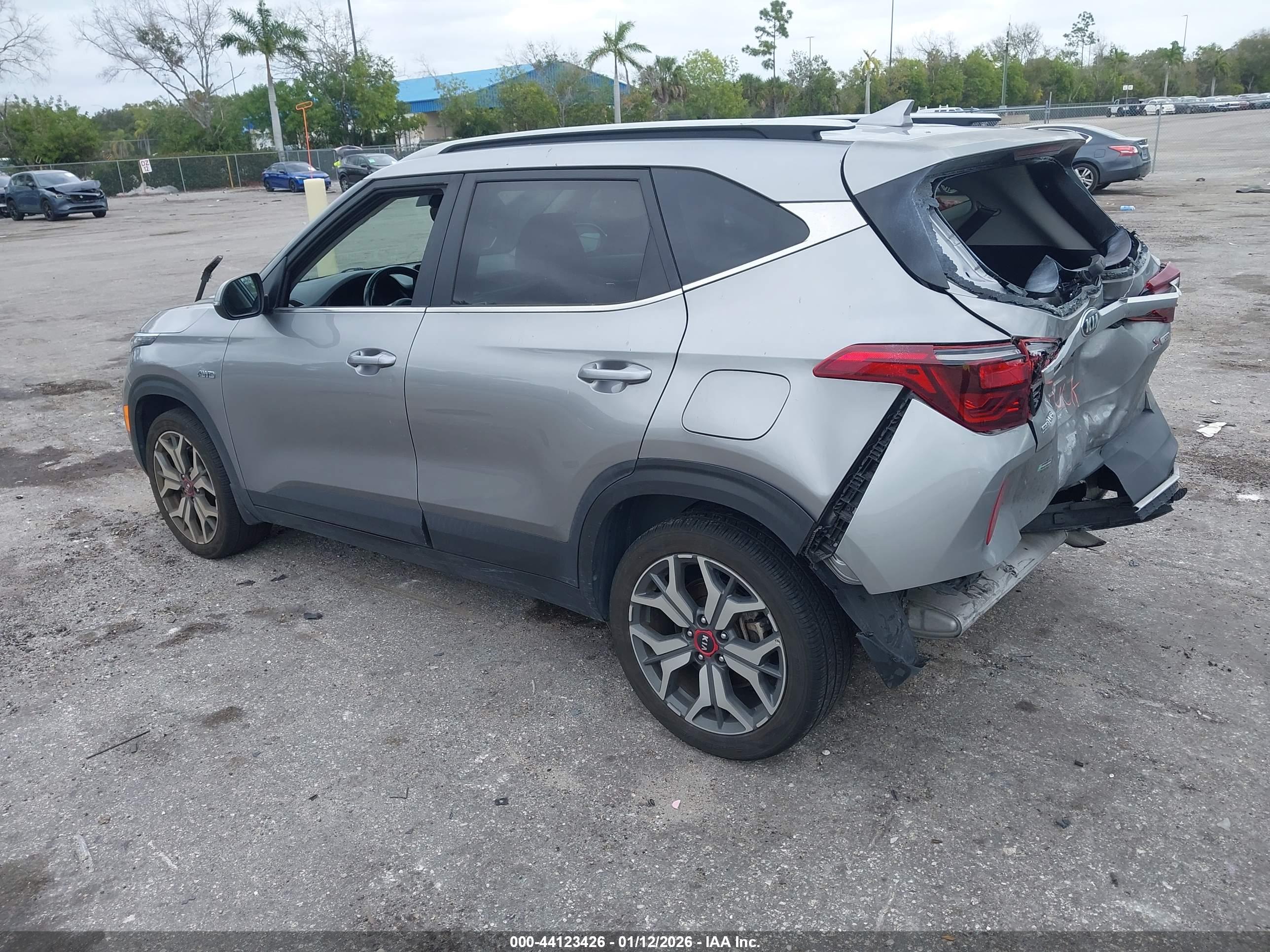 KIA SELTOS image 3
