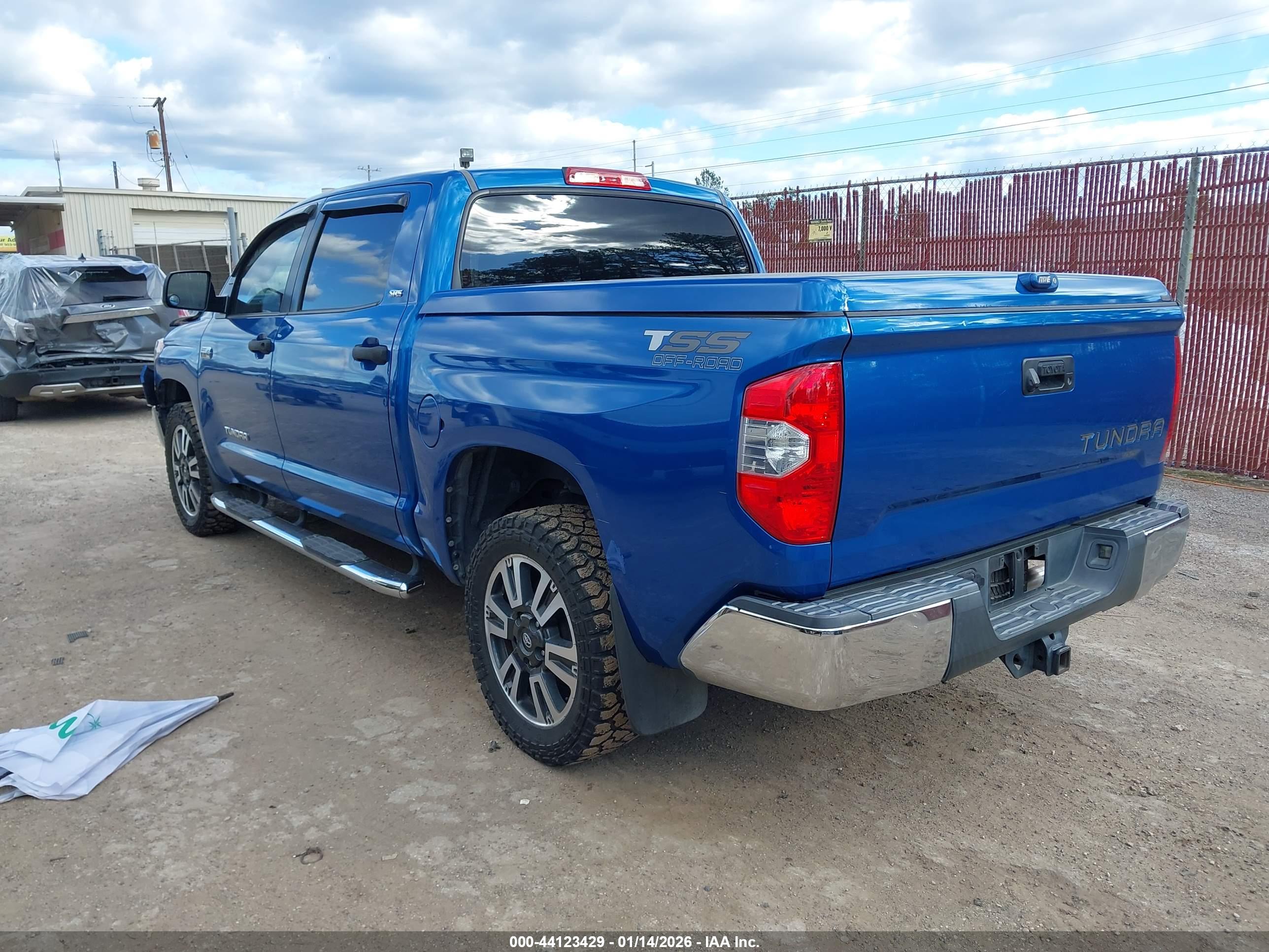 TOYOTA TUNDRA image 3