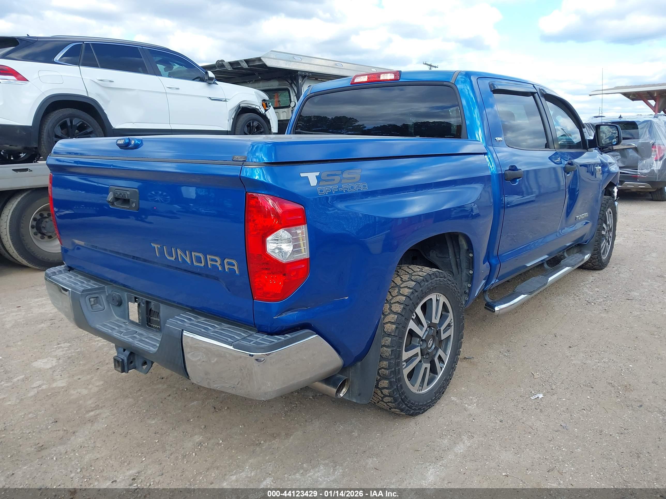 TOYOTA TUNDRA image 4